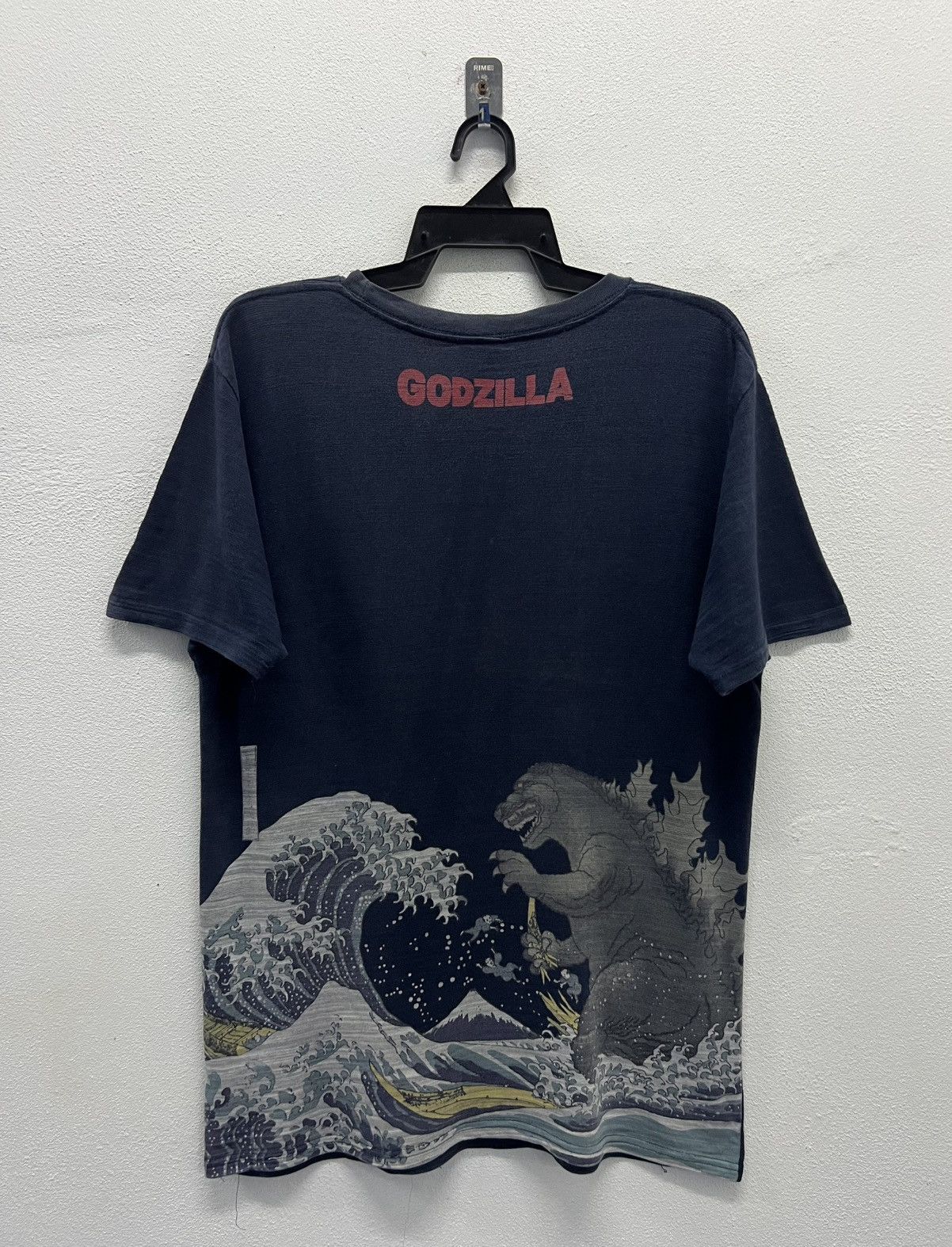 Vintage VINTAGE GODZILLA SHIRT Size US L / EU 52-54 / 3 - 1 Thumbnail