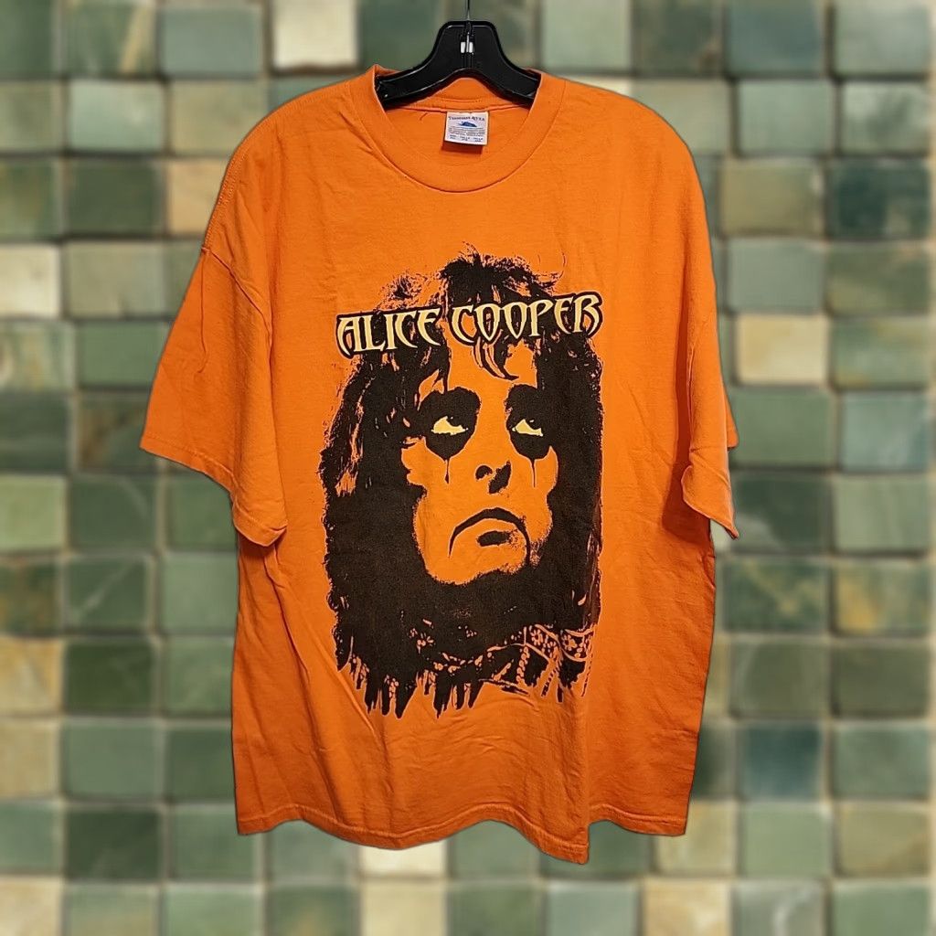 Vintage VINTAGE Alice Cooper Concert Shirt Mens XL Orange Halloween Tennessee River T-Shirt 2001 Length 29 Chest 24 Size US XL / EU 56 / 4 - 1 Thumbnail