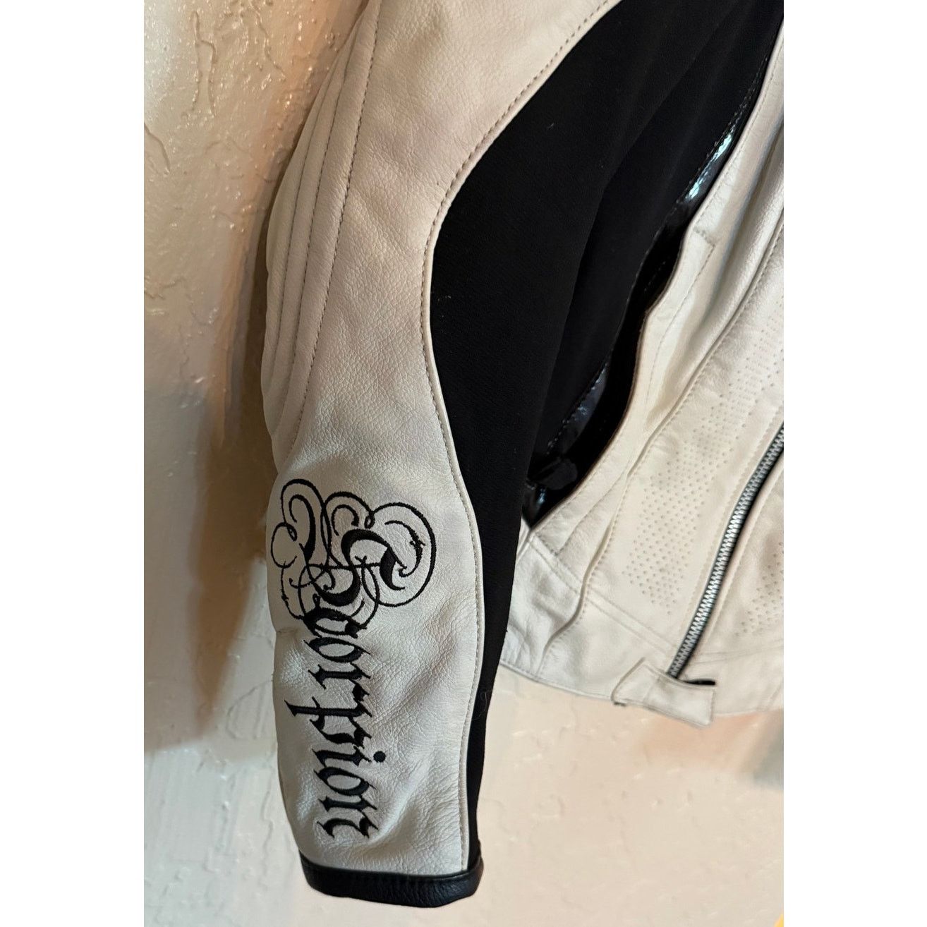 & Other Stories Scorpion EXO Women’s Motorcycle Jacket White/Black – Size S Size S / US 4 / IT 40 - 7 Thumbnail