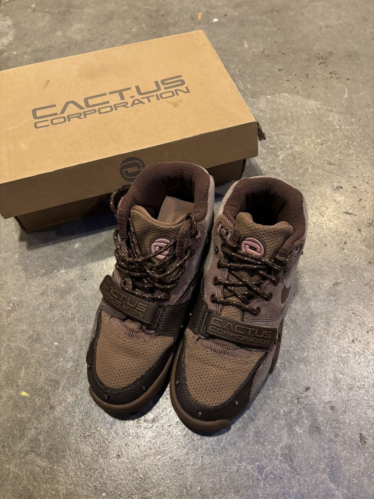 Nike Air trainer 1 cactus Jack Size US 5 / EU 37 - 2 Thumbnail