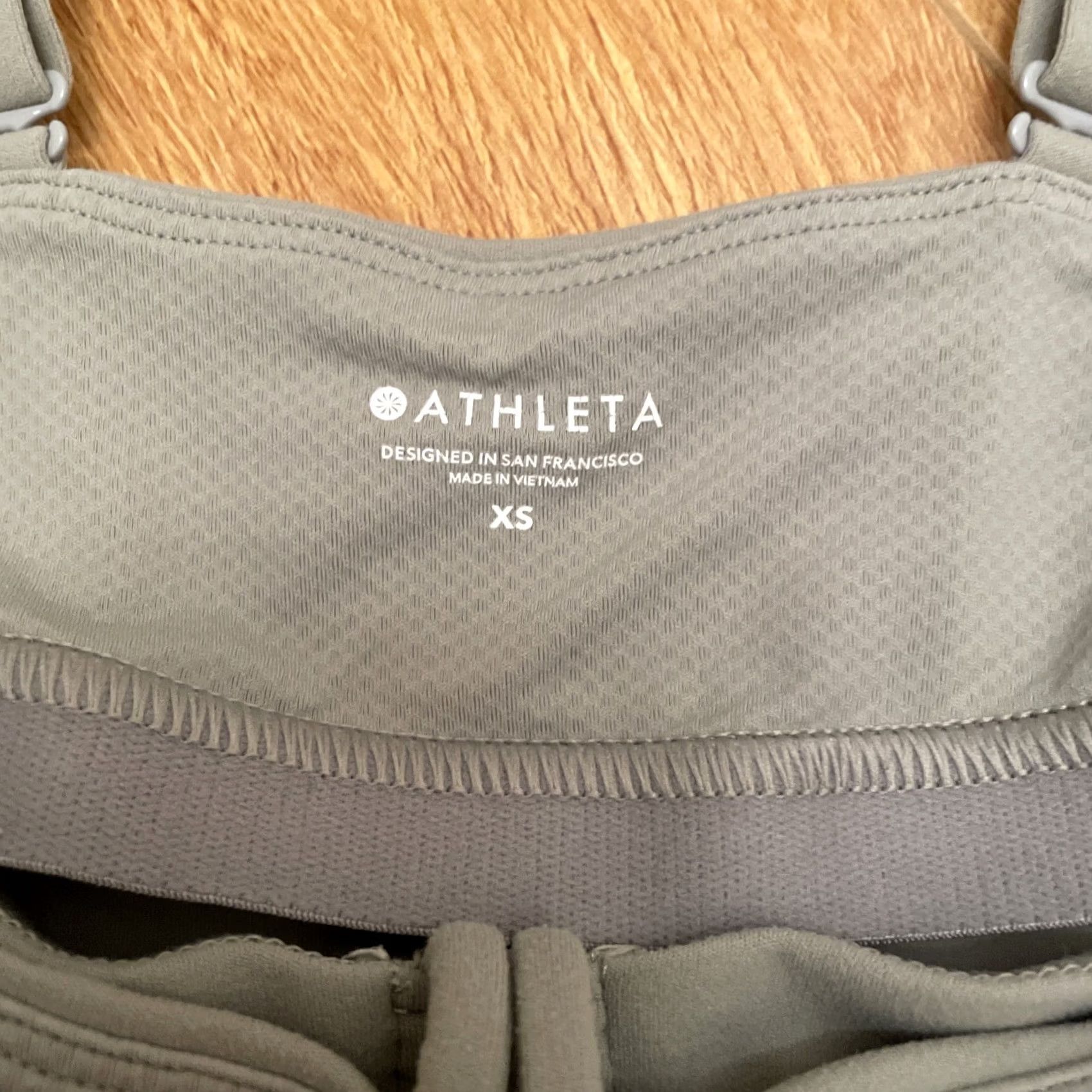 Athleta Athleta Cinch Longline Bra Top XS Peek A Boo Crop Sage Green Sports Bra Women XS Green Warrior Activewear Size XS / US 0-2 / IT 36-38 - 6 Thumbnail