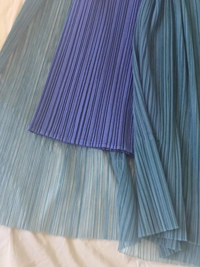 Issey Miyake Issey Miyake size:5 Blue double-layered pleated wide-leg p Size 31" - 2 Thumbnail