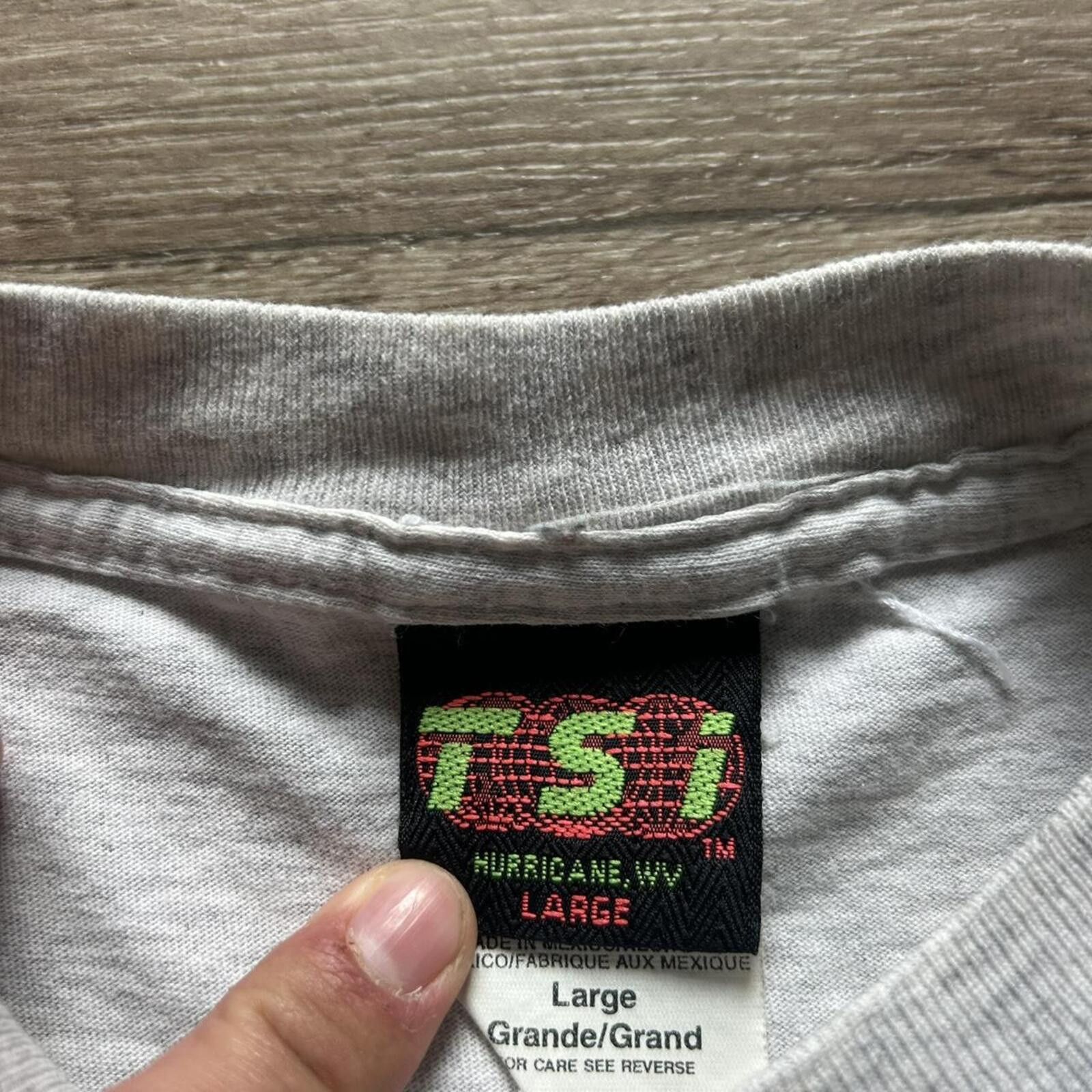 Other Vintage 1996 Kentucky Wildcats Looney Tunes Basketball shirt Size US L / EU 52-54 / 3 - 3 Thumbnail