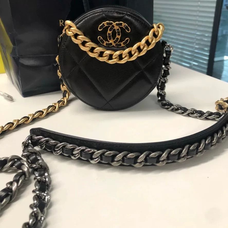 Chanel Pre-loved Bag Very good condition Size ONE SIZE - 1 Thumbnail