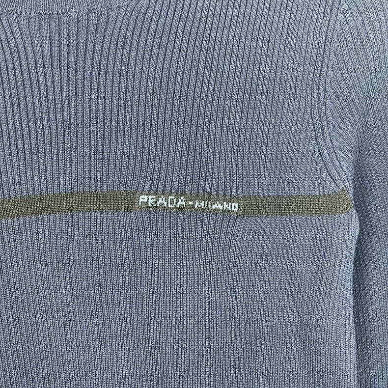 Prada Prada Dark blue chest logo knitted bottom long sleeves 2505 Size XS / US 0-2 / IT 36-38 - 4 Thumbnail