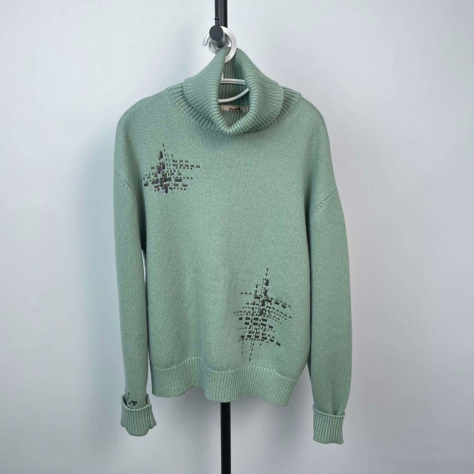 Hermes Hermes Green Sweater M Women Size M / US 6-8 / IT 42-44 - 1 Thumbnail