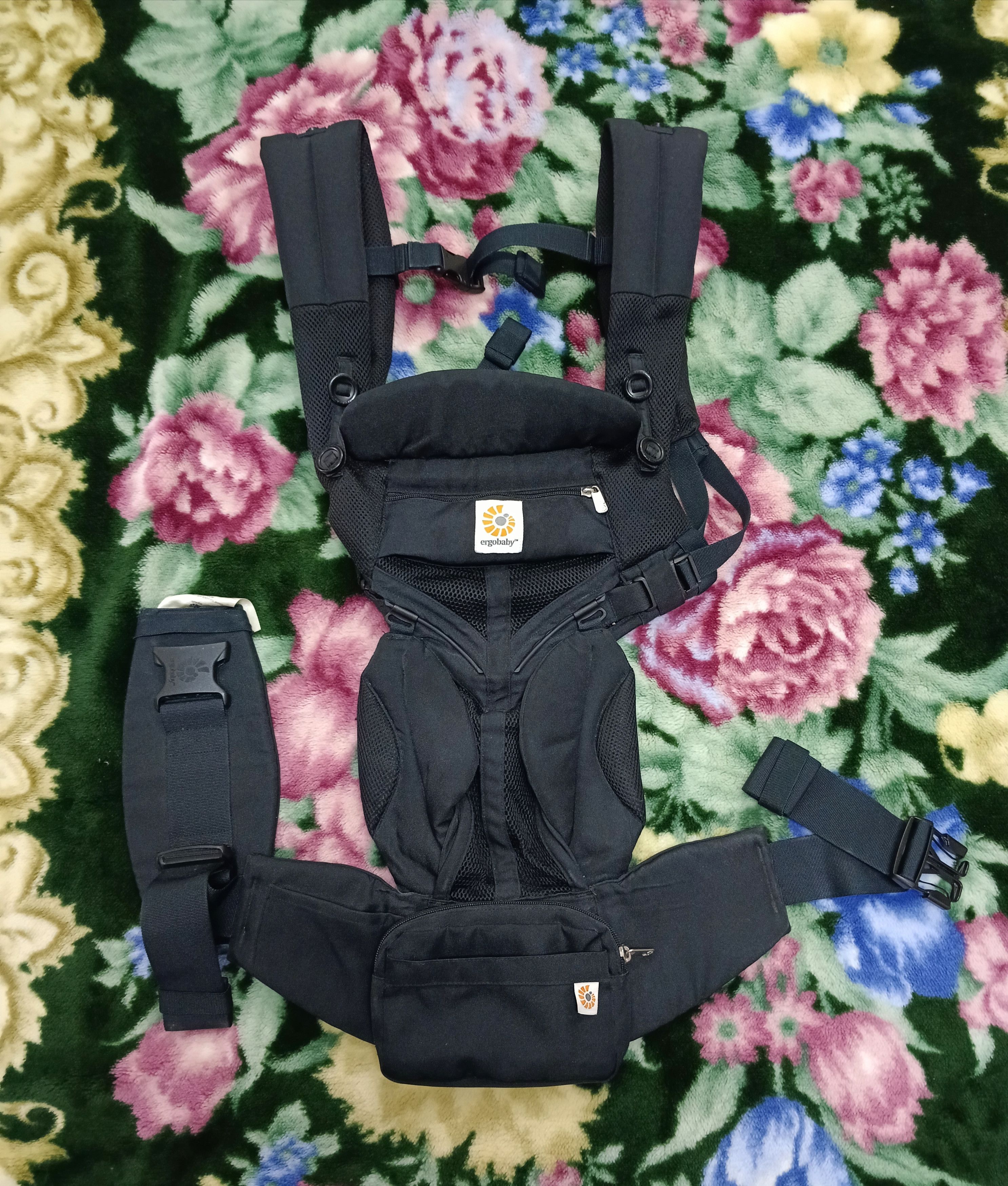 Japanese Brand Ergobaby Omni 360 Cool Air Carrier Baby Size ONE SIZE - 5 Thumbnail