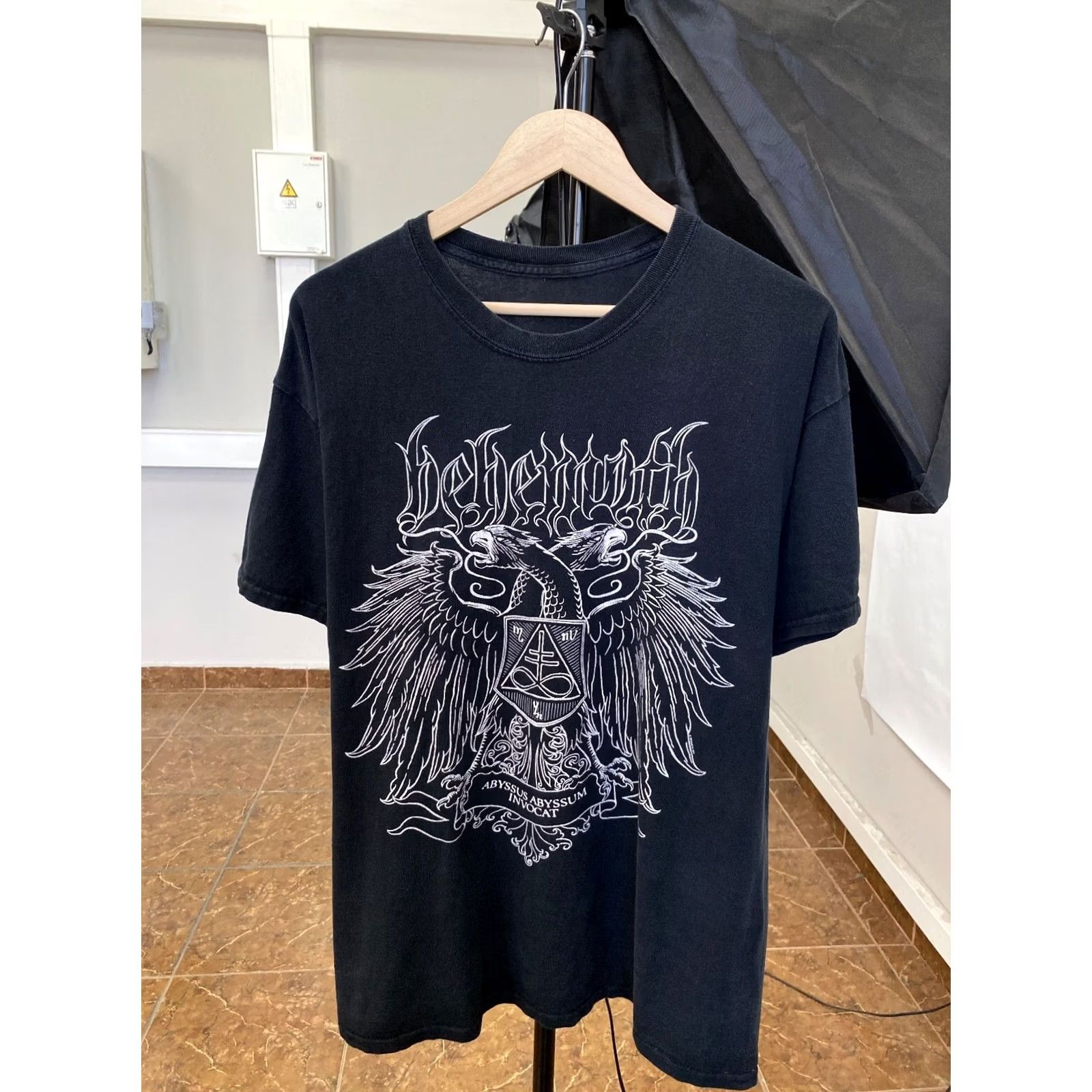 Gildan VINTAGE Behemoth Rock Band T-shirt XL Black Mens Shirt Size US XL / EU 56 / 4 - 2 Thumbnail