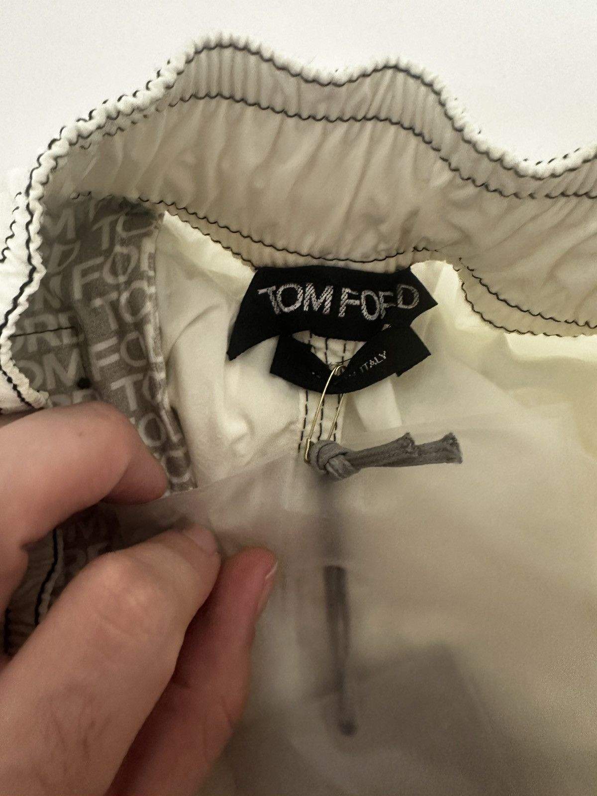 Tom Ford Tom Ford Shorts Size 26" / US 2 / IT 38 - 8 Thumbnail