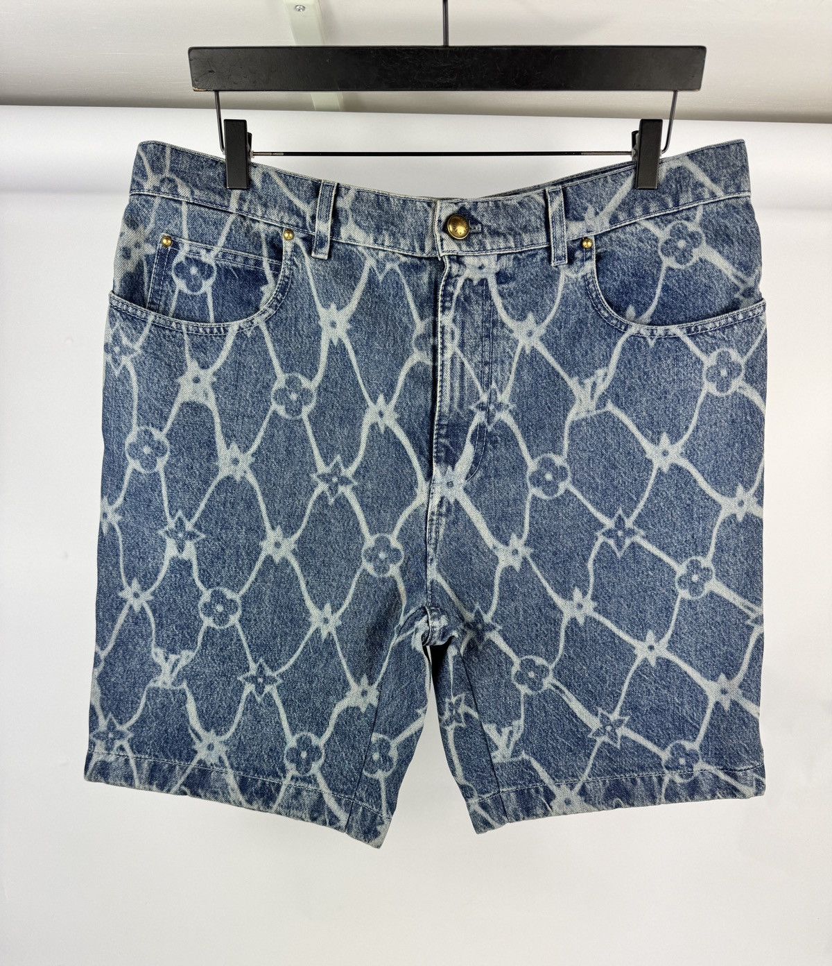 Louis Vuitton MONOGRAM PRINT DENIM SHORTS Size US 36 / EU 52 - 1 Thumbnail