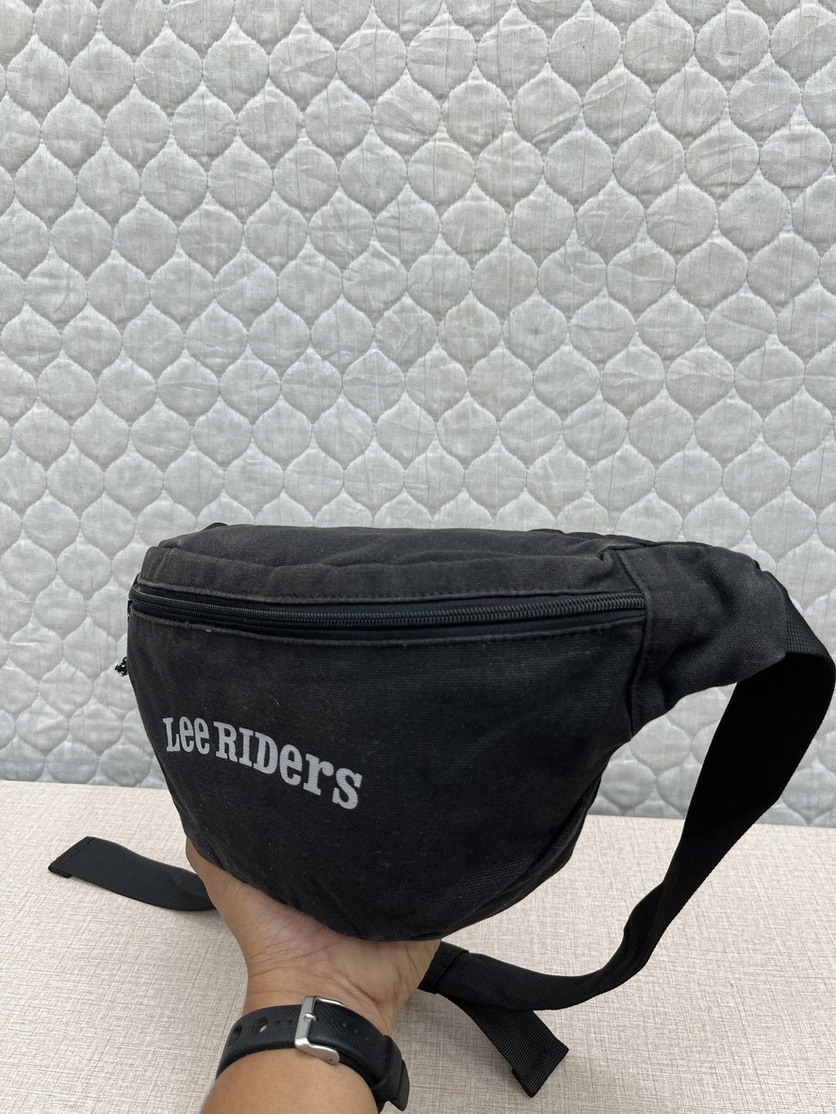 Champion × Lee 🔥🔥🔥STEALS CHAMPION & LEE RIDERS BAG Size ONE SIZE - 7 Thumbnail