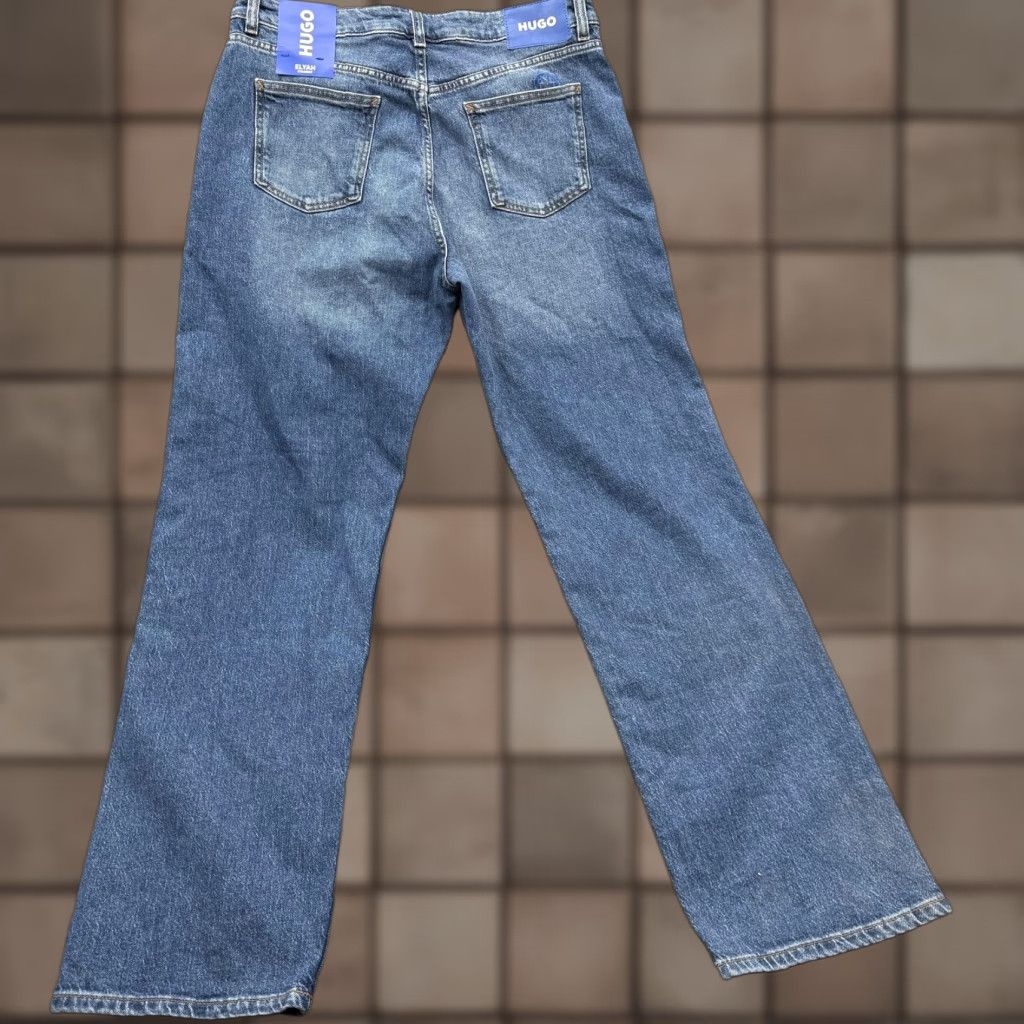 Hugo Boss HUGO Jeans Elyah Straight Women 30x32 Blue Denim Logo Patch Mid Wash 5-Pocket Size 30" / US 8 / IT 44 - 1 Thumbnail
