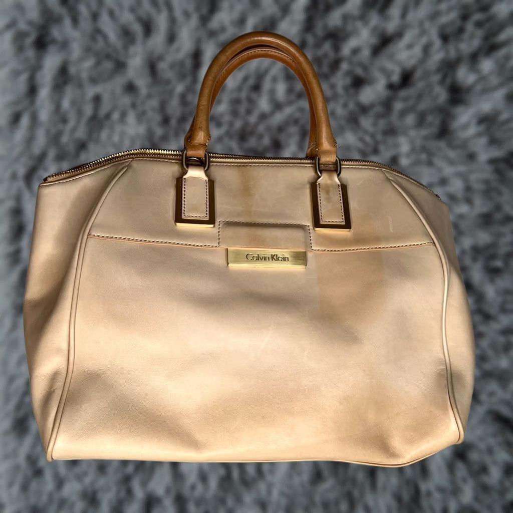 Calvin Klein Calvin Klein Beige Leather Satchel Tote Bag Gold Hardware Structured Large Purse Womens Bag Beige Gold Hardware Large Leather Satchel Size ONE SIZE - 1 Thumbnail