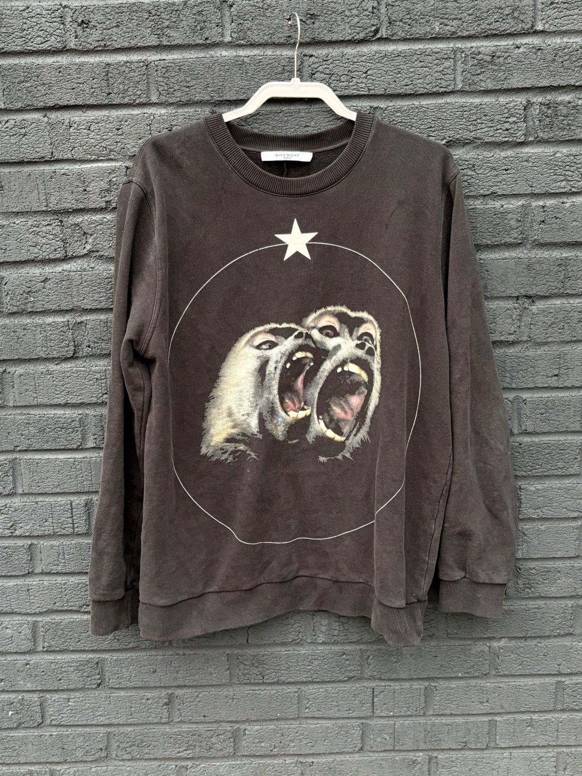 Givenchy Givenchy monkeys crewneck Size US L / EU 52-54 / 3 - 1 Thumbnail