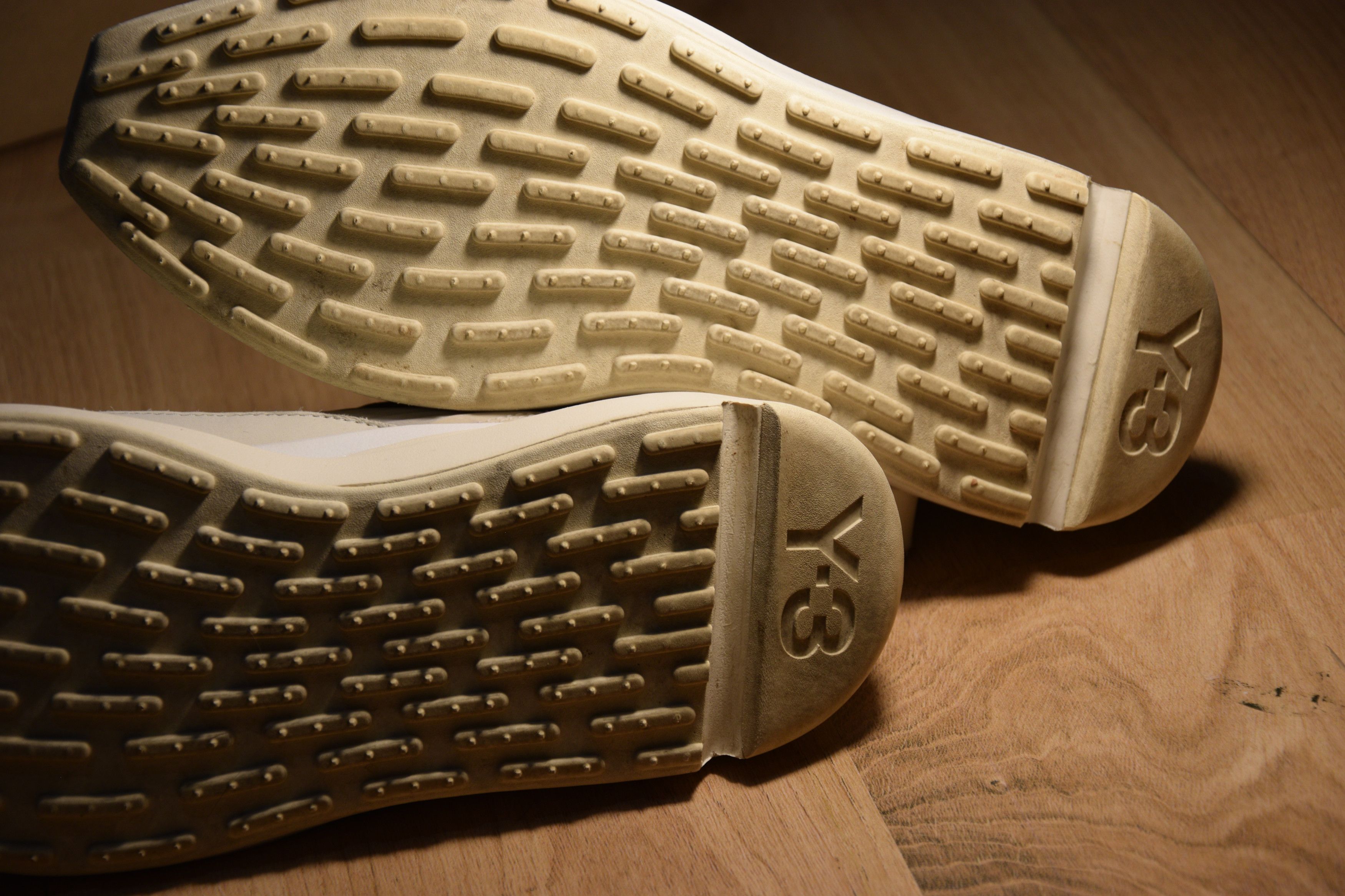 Y-3 Shiku Run Size US 7.5 / EU 40-41 - 8 Thumbnail