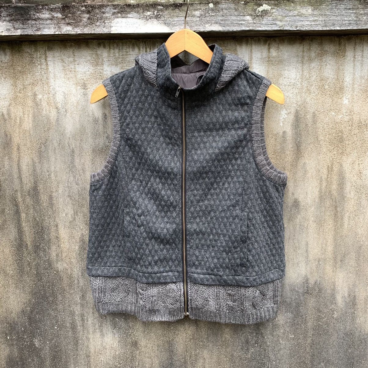 Japanese Brand JAPANESE KNITTED HOODED QUILTED VEST TOUTA FAIT Size US M / EU 48-50 / 2 - 2 Thumbnail