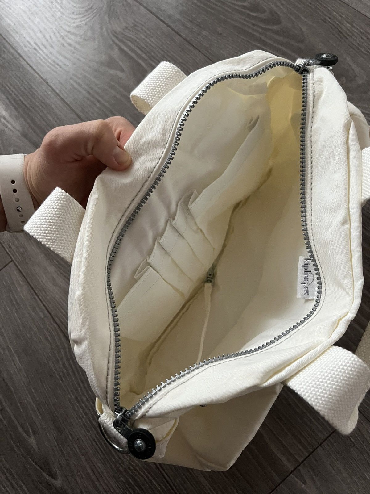 Designer ‼️New Kipling with Monkey “Barbara” White Shoulders Bag‼️ Size ONE SIZE - 17 Thumbnail