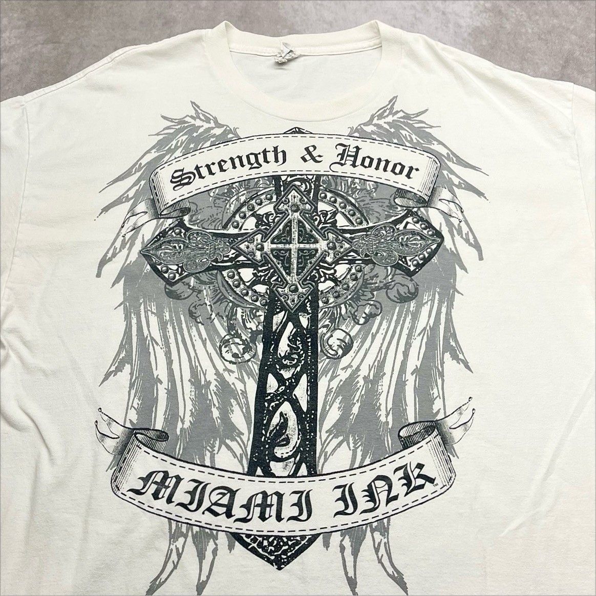 Affliction VTG Miami Ink TShirt 2XL Strength Honor Cross Wings Tattoo G Size US XL / EU 56 / 4 - 1 Thumbnail