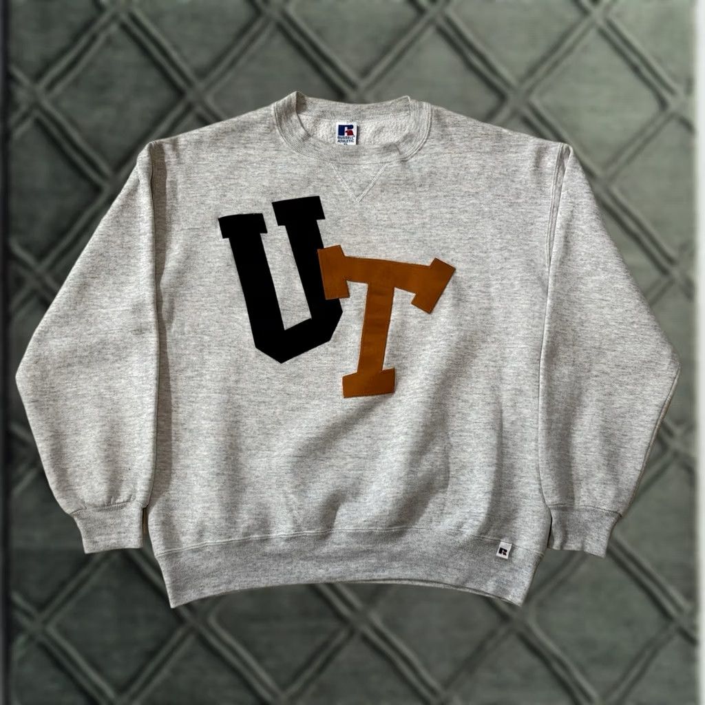 Russell Athletic VINTAGE Texas Longhorns UT Embroidered Logo Crewneck Sweatshirt XL Russell Athletic, Gray, Fleece, 90s, Unisex Adults Size US XL / EU 56 / 4 - 1 Thumbnail