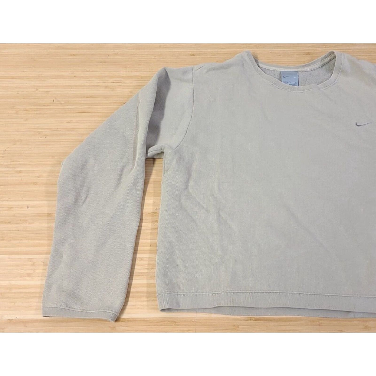 Nike VINTAGE Nike Sweatshirt Womens L Beige Khaki Logo Pullover Crew Neck Cropped Size L / US 10 / IT 46 - 3 Thumbnail
