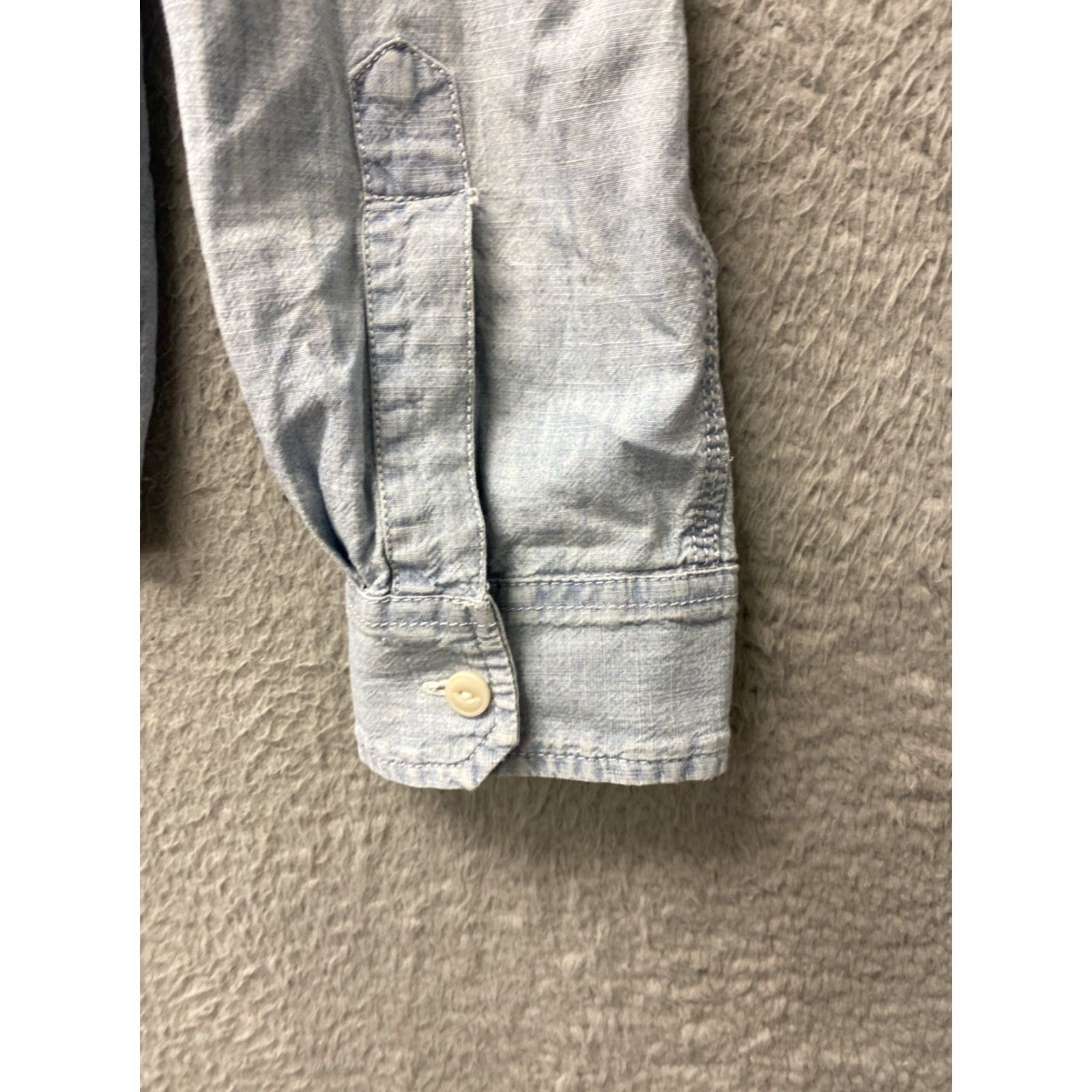 Gap VINTAGE Gap Blue Denim Shirt Mens Size M Long Sleeve Button-Down Casual Size US M / EU 48-50 / 2 - 4 Thumbnail