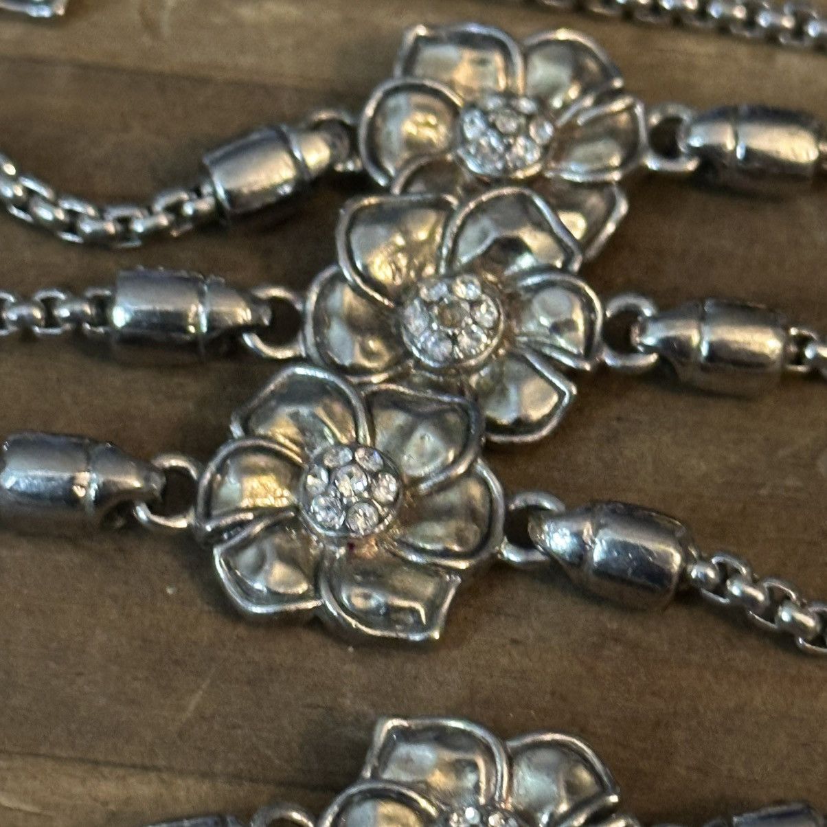 Other Long silver tone stationed flower link necklace Size ONE SIZE - 3 Thumbnail