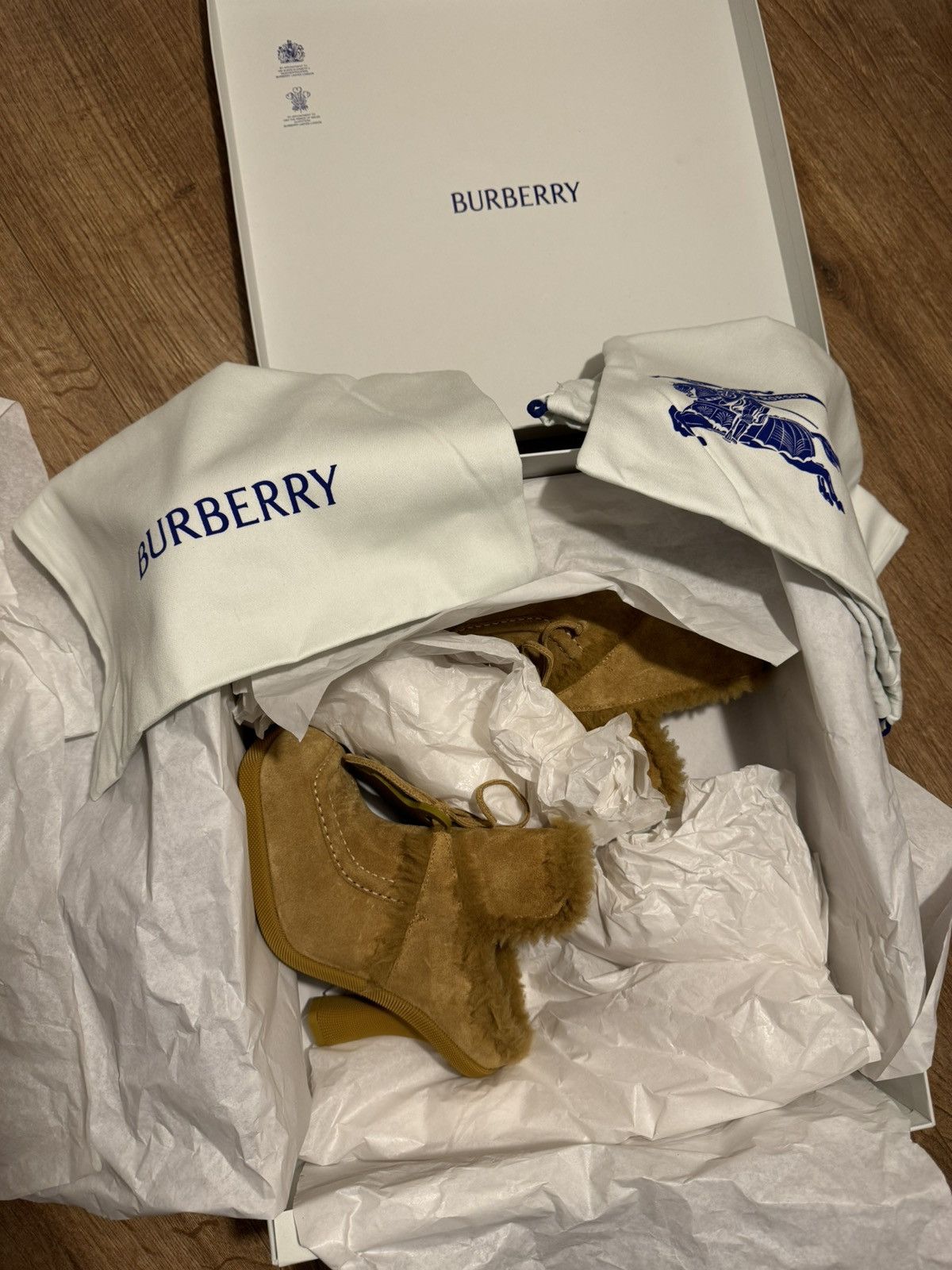 Burberry Burberry shearling boots-mules brown-mustard, size 35 It Size US 5 / IT 35 - 2 Thumbnail