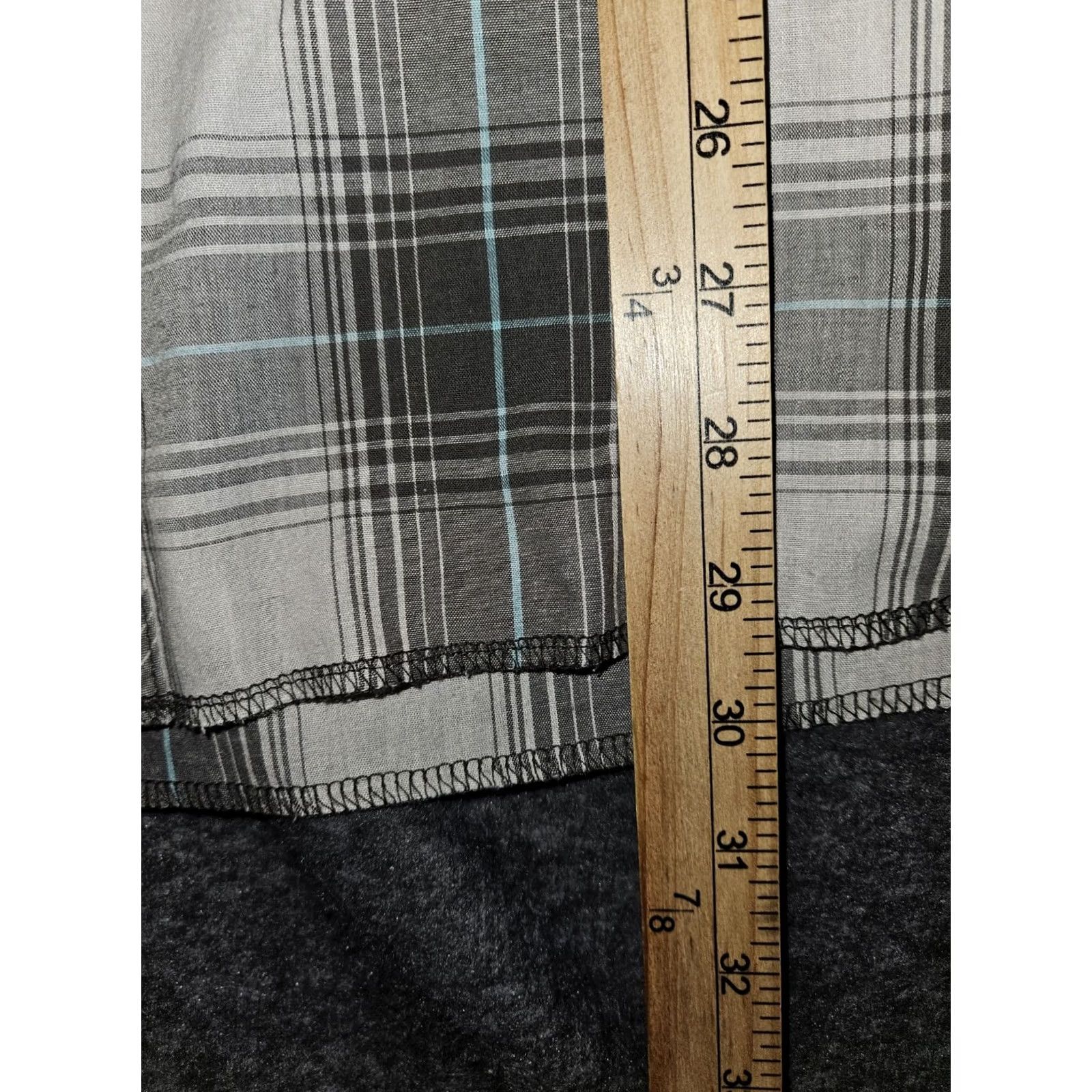 Wrangler VINTAGE Wrangler Pearl Snap Shirt Mens 3XB Gray Plaid Surged Hem Short Sleeve Shirt Body Mens Big & Tall Cowgirl Cowboy Western Classic Pockets Nylon? Size US XXL / EU 58 / 5 - 4 Thumbnail