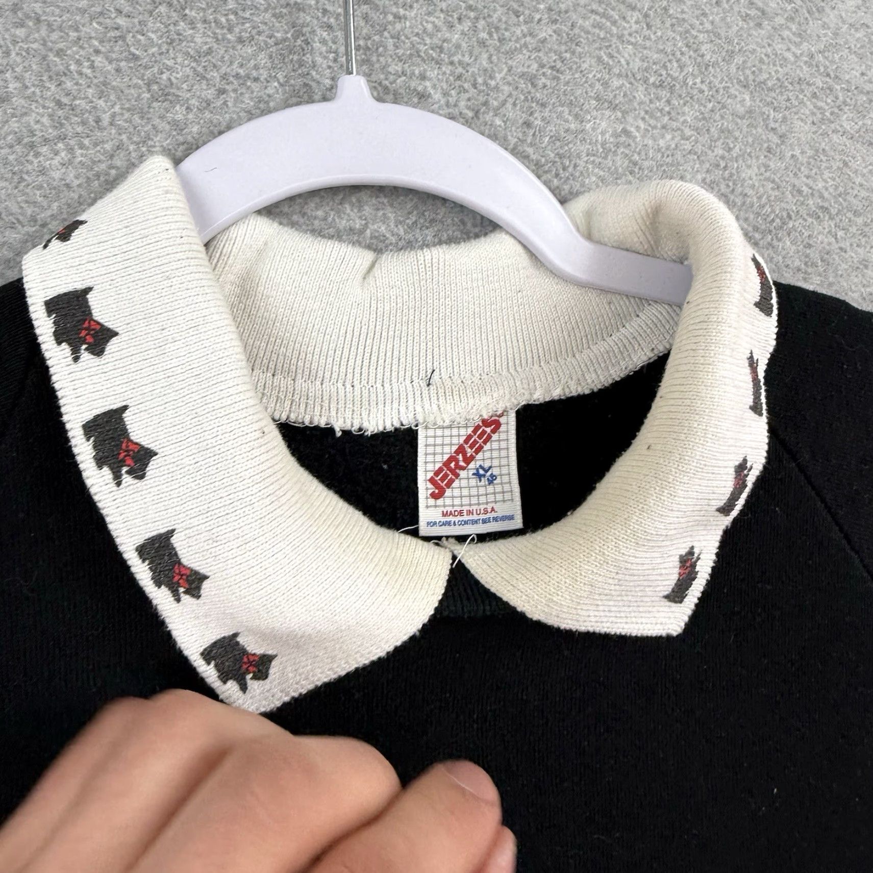 Vintage VINTAGE 90s Collared Scottish Terrier Sweatshirt Size L Women Pullover Red Cotton Blend Fleece Dog Cute Bows Size L / US 10 / IT 46 - 4 Thumbnail