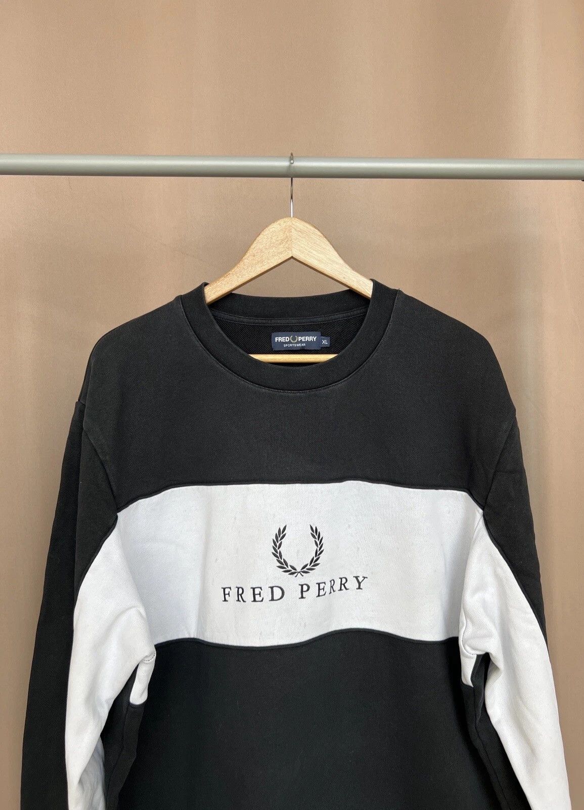 Fred Perry Fred Perry Embroidered Logo Sweatshirt Mens Size XL Size US XL / EU 56 / 4 - 2 Thumbnail