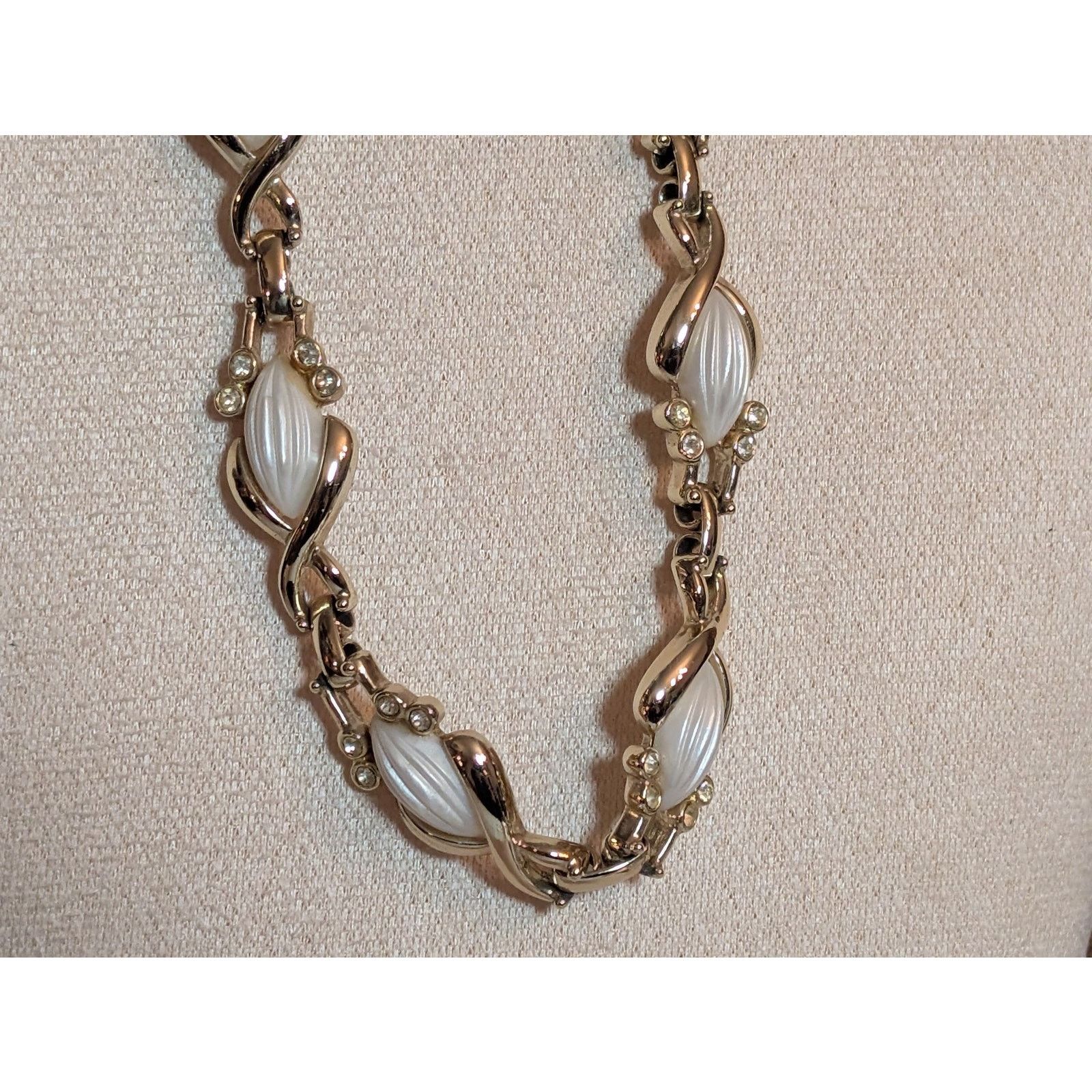 Vintage VTG 1958 Sarah Coventry My Fair Lady White Beaded Necklace Size ONE SIZE - 4 Thumbnail