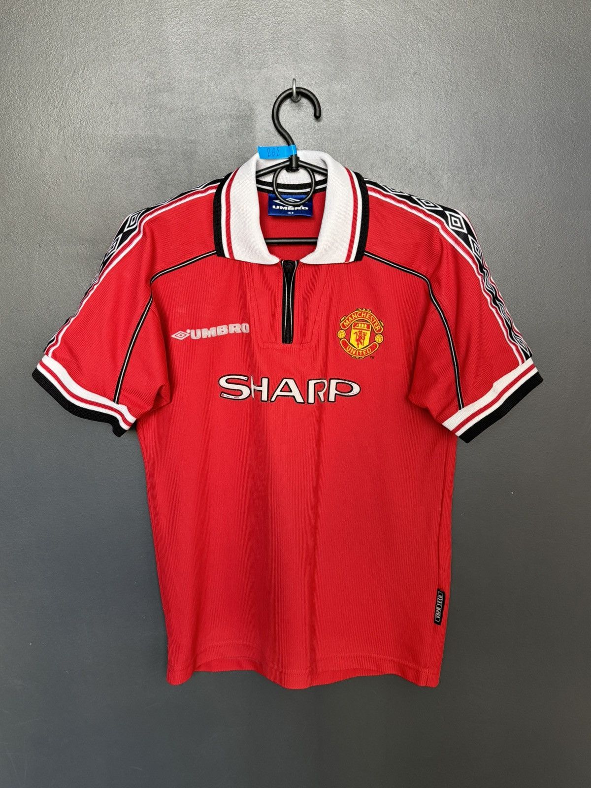 Umbro KIDS Manchester United 98/00 Home Football Jersey Shirt Size US XS / EU 42 / 0 - 1 Thumbnail