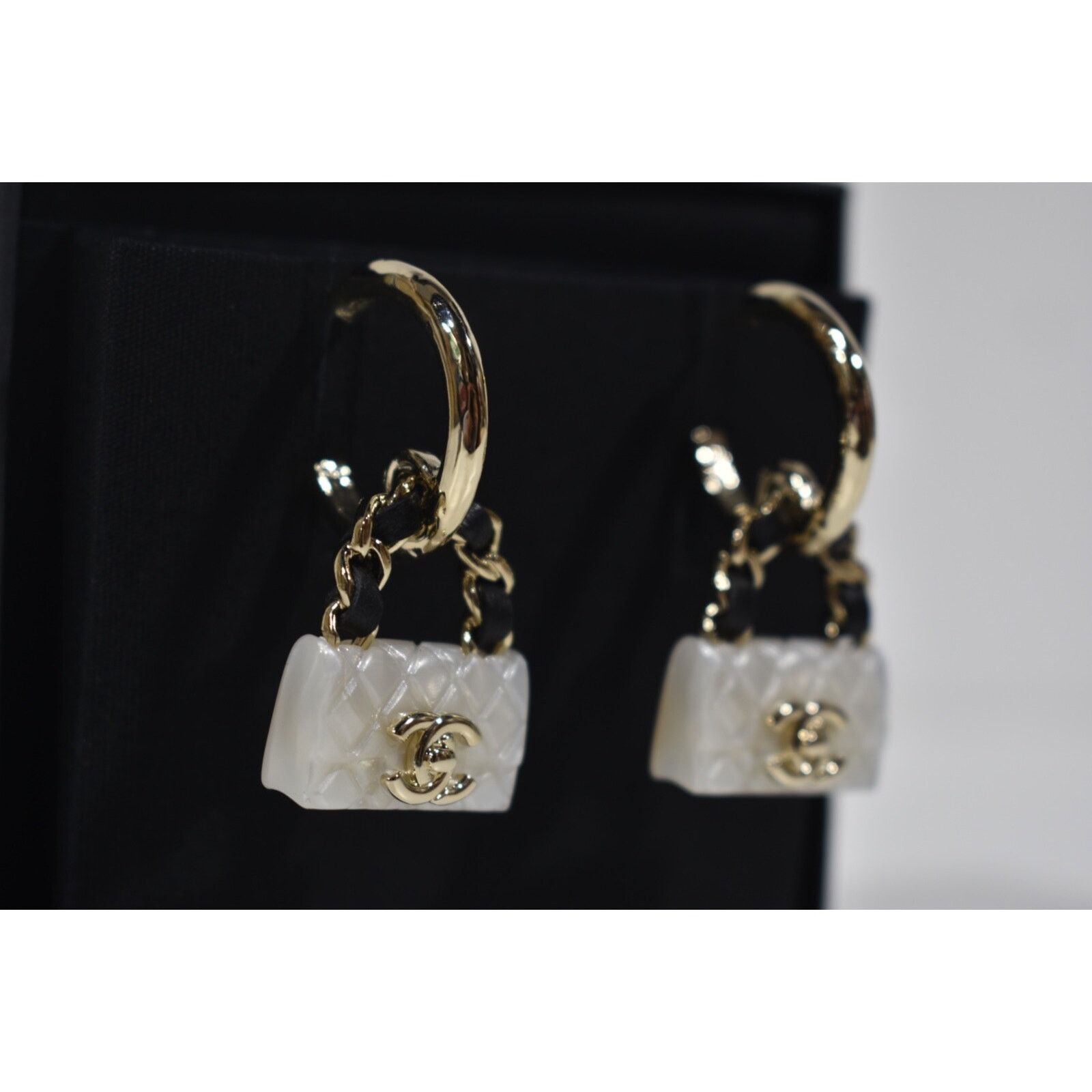 Chanel Chanel Quilted Bag Gold CC Logo Dangle Drop Hoop Earrings Size ONE SIZE - 11 Thumbnail