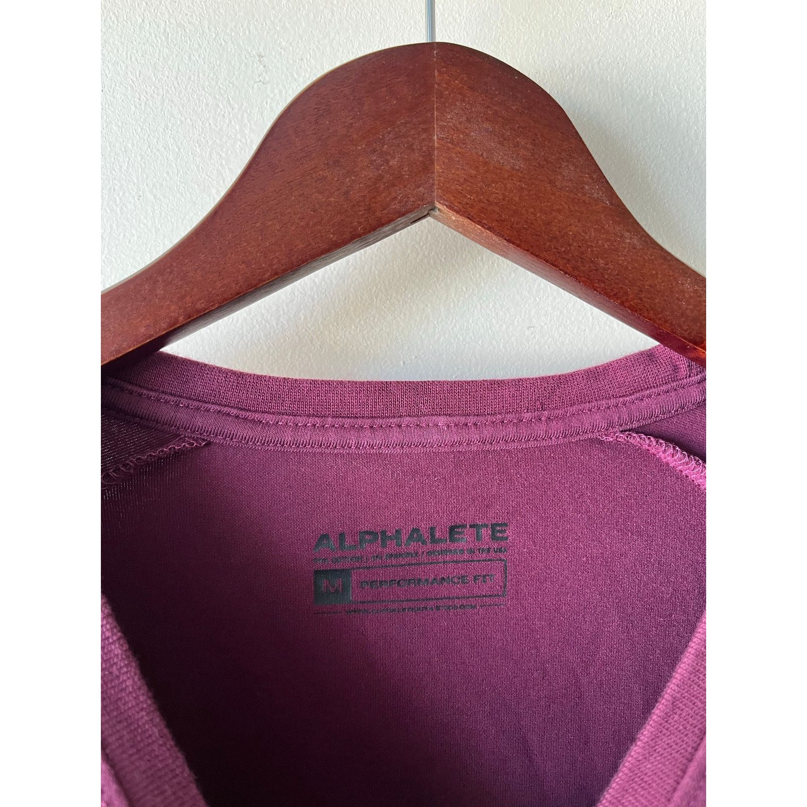 Alphalete Athletics Alphalete Athletics Men's Identity Tee Maroon Logo Size M Size US M / EU 48-50 / 2 - 4 Thumbnail