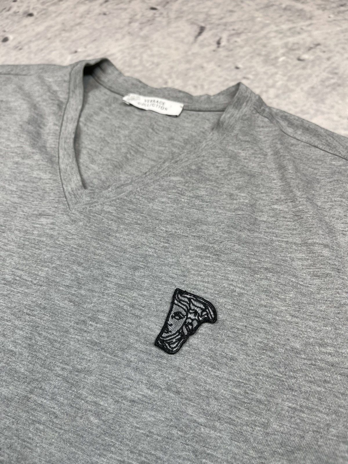 Versace Versace luxury tee mini logo grey Size US M / EU 48-50 / 2 - 3 Thumbnail