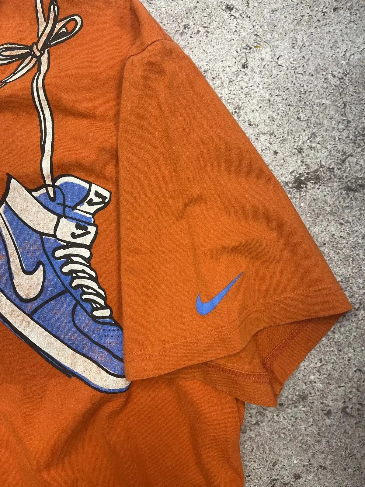 Nike Vintage Nike Graphic T-Shirt Orange Blue Sneaker Size M Size US XXL / EU 58 / 5 - 2 Thumbnail