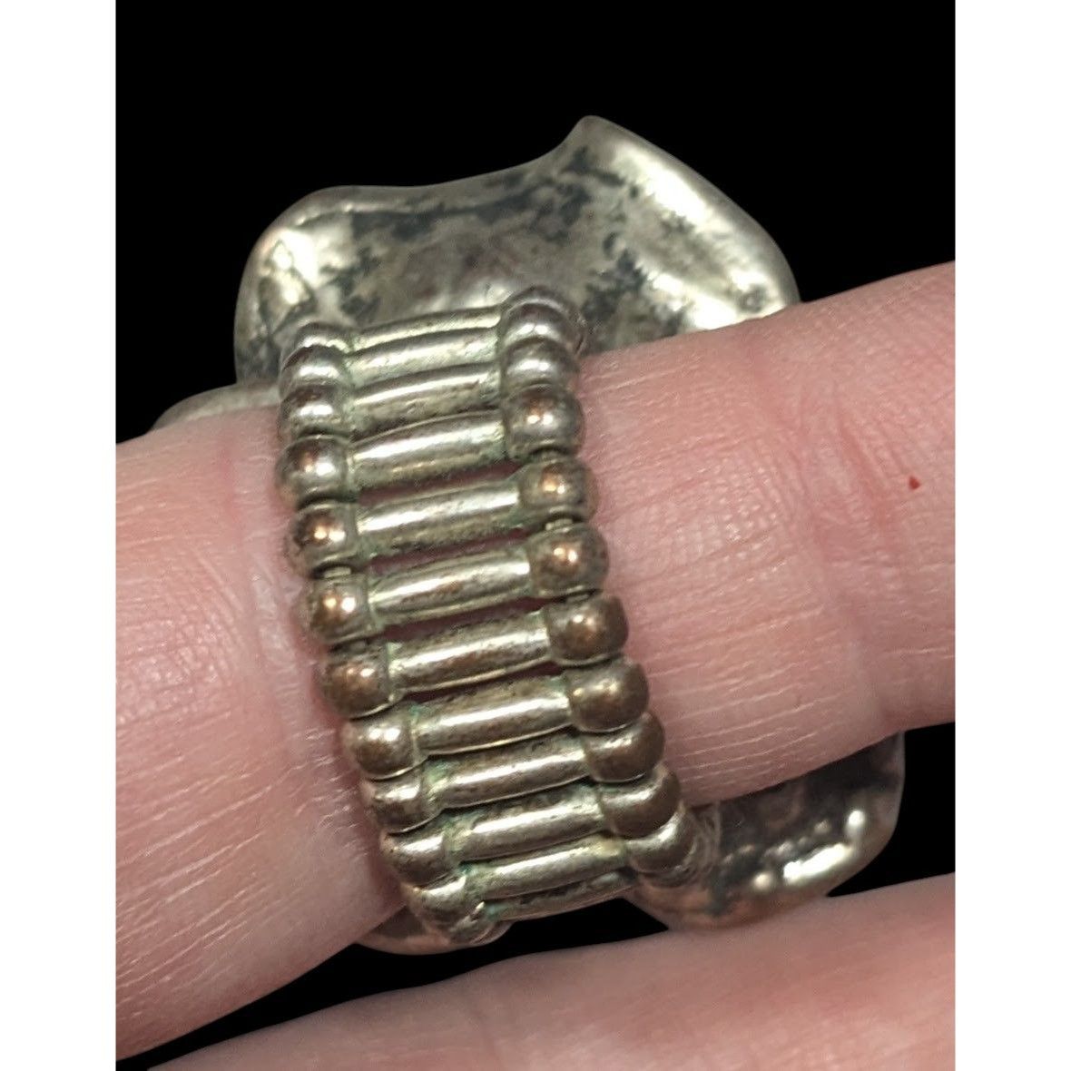 Other Vintage Glam Chunky Floral Silver Tone Stretch Ring Size 8 Size ONE SIZE - 4 Thumbnail