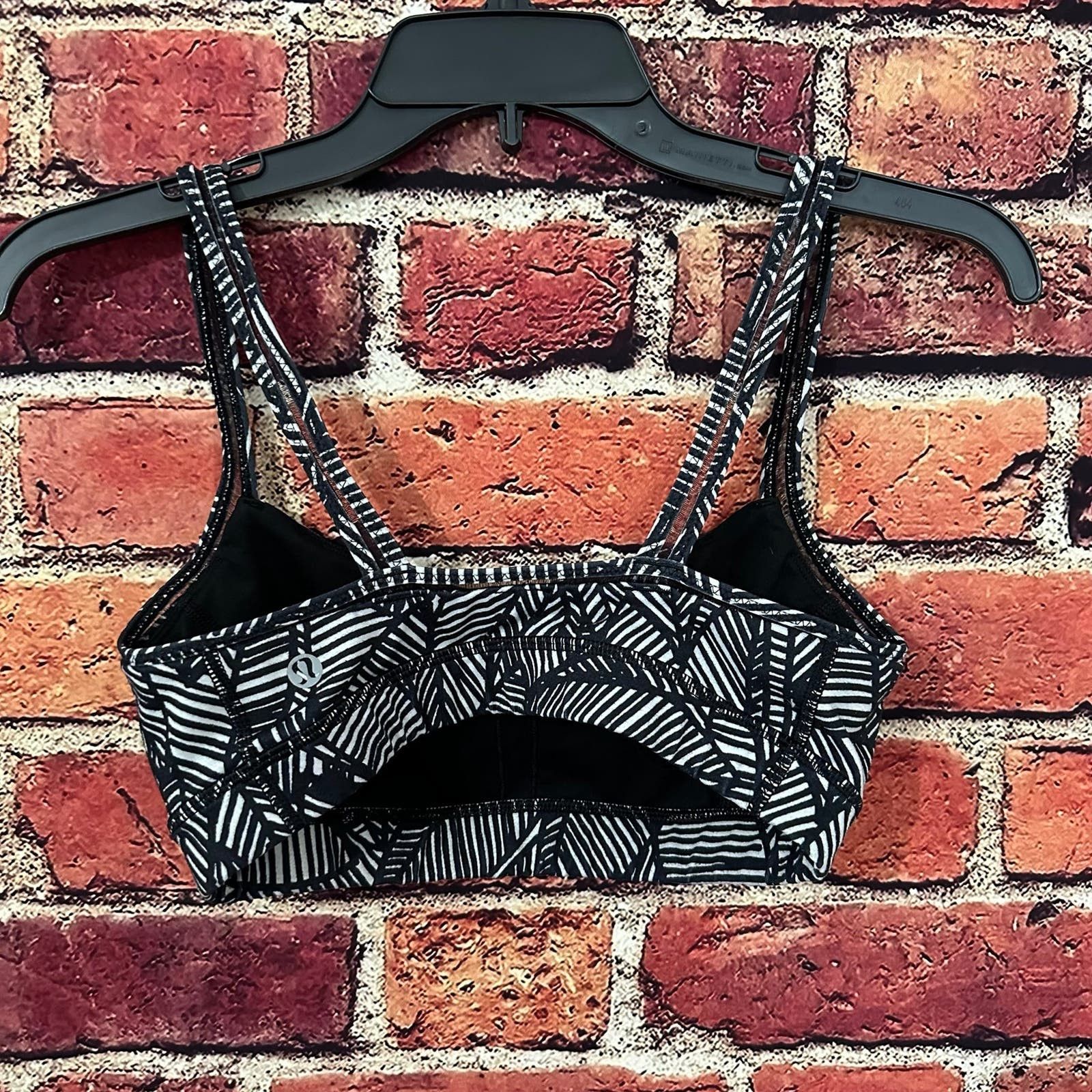 Lululemon lululemon sports bra size 6 Size S / US 4 / IT 40 - 2 Thumbnail