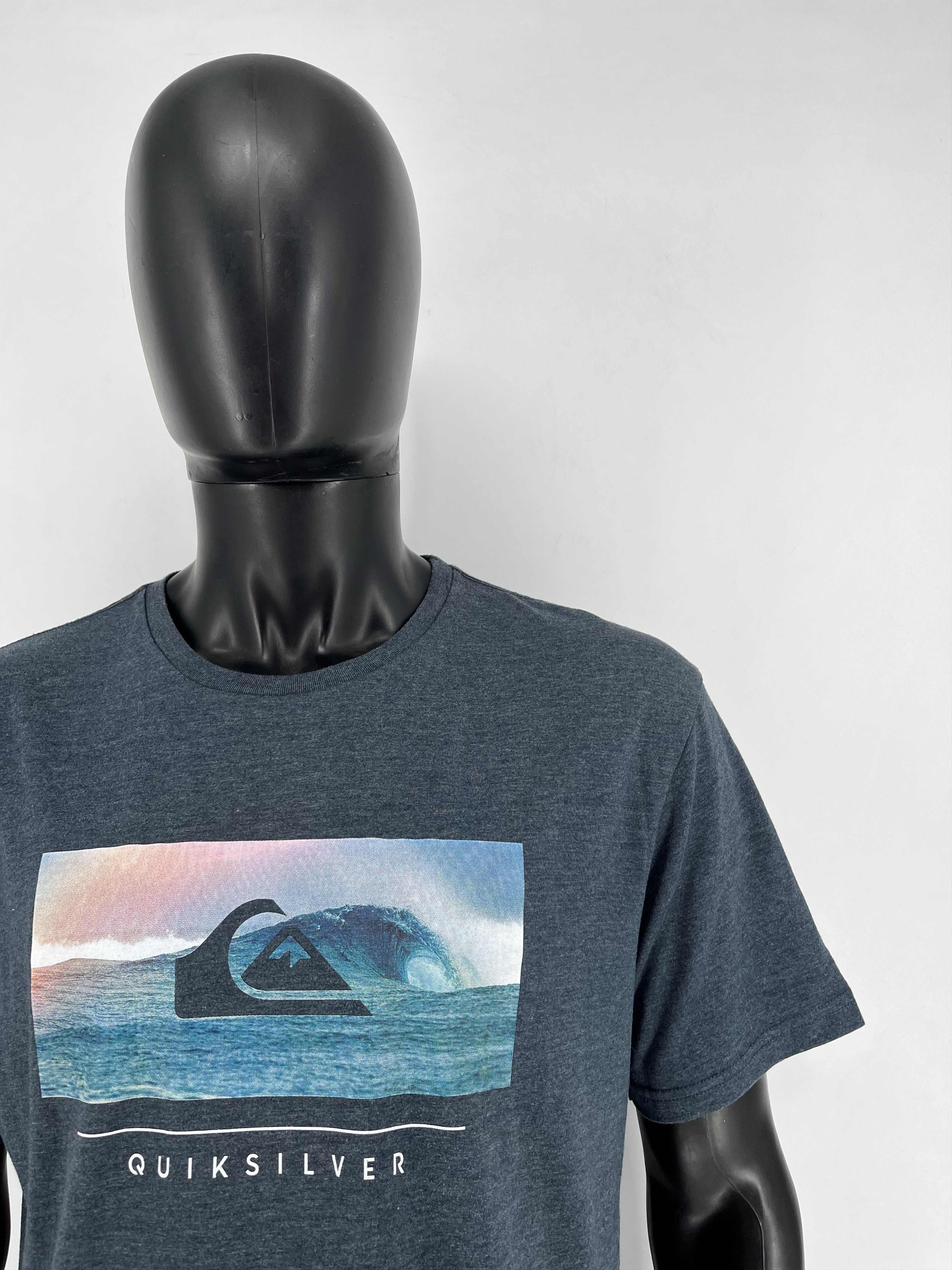 Quiksilver Vintage Quiksilver T-Shirt Size XL Surf Skateboard y2k Size US XL / EU 56 / 4 - 7 Thumbnail