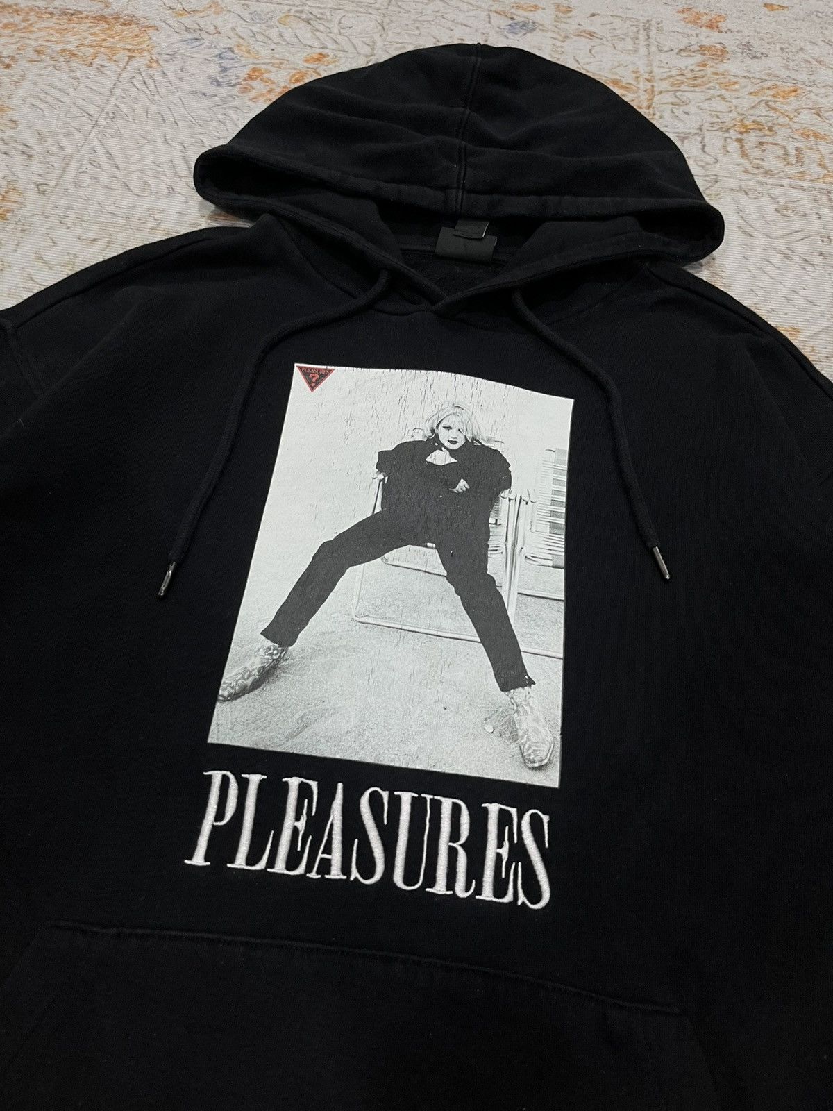 Guess × Pleasures Guess x Pleasures Photo Tee Size US M / EU 48-50 / 2 - 2 Thumbnail