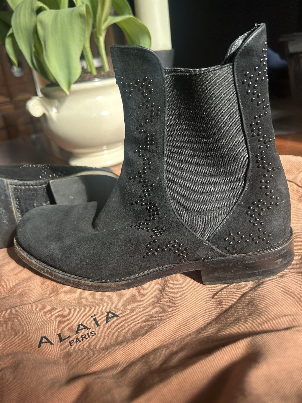 Alaia ALAIA studded suede Chelsea boots black Size US 6.5 / IT 36.5 - 2 Thumbnail