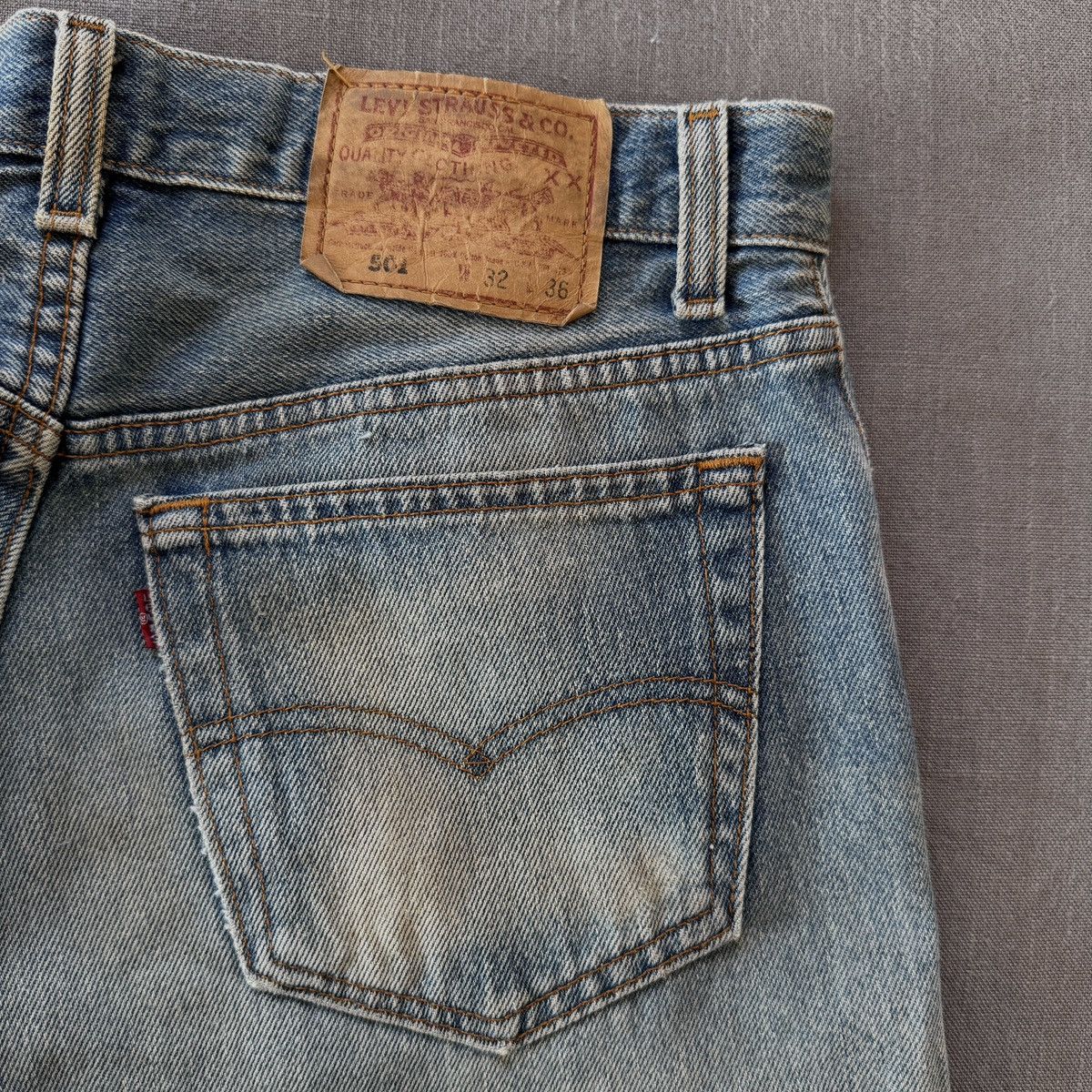 Levi's RARE 1980’s LEVIS 501 DISTRESSED Size US 31 - 9 Thumbnail