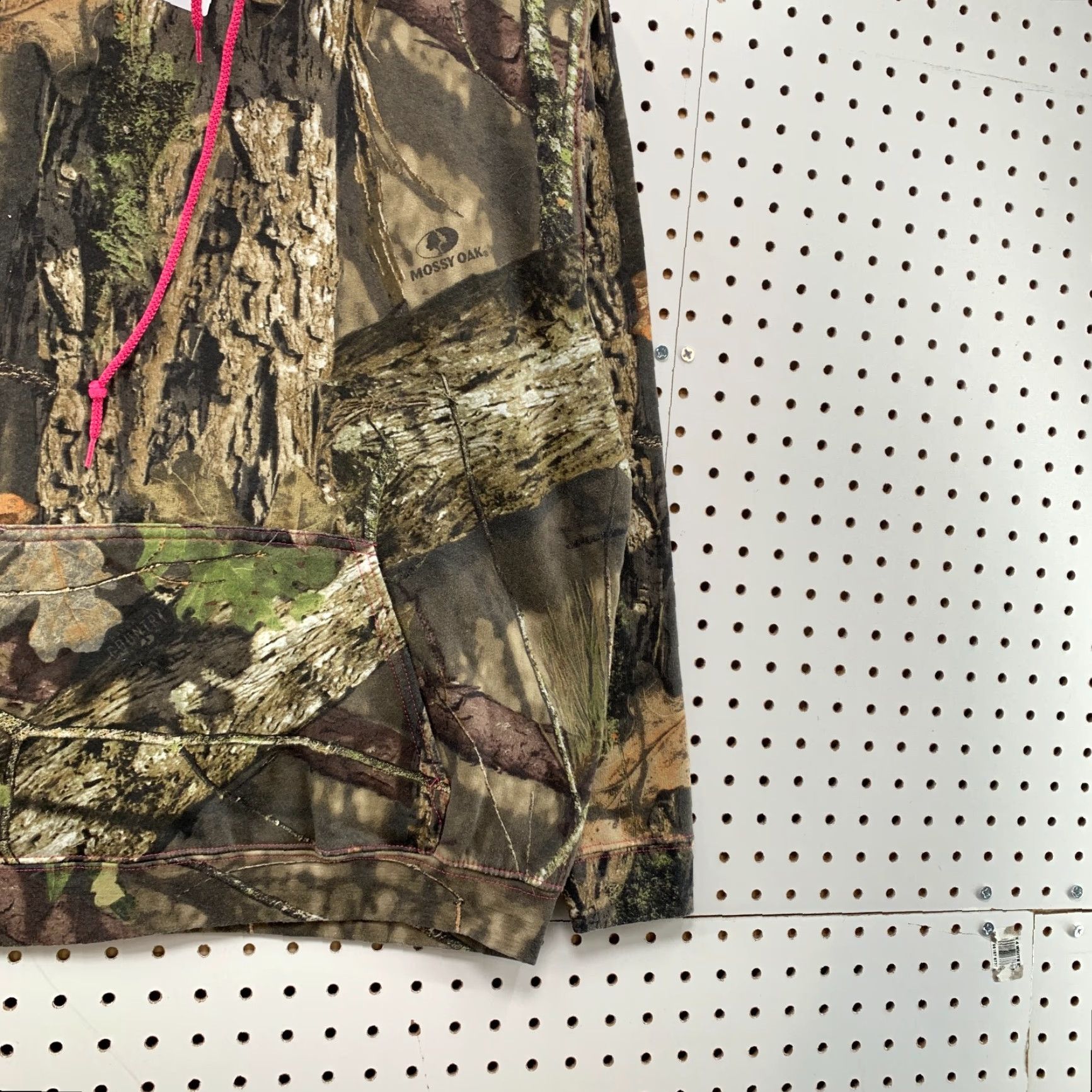 Vintage VINTAGE Mossy Oak Camo Hoodie Women’s Large Fleece Pullover Camouflage Pink Outdoor Activewear Size L / US 10 / IT 46 - 7 Thumbnail