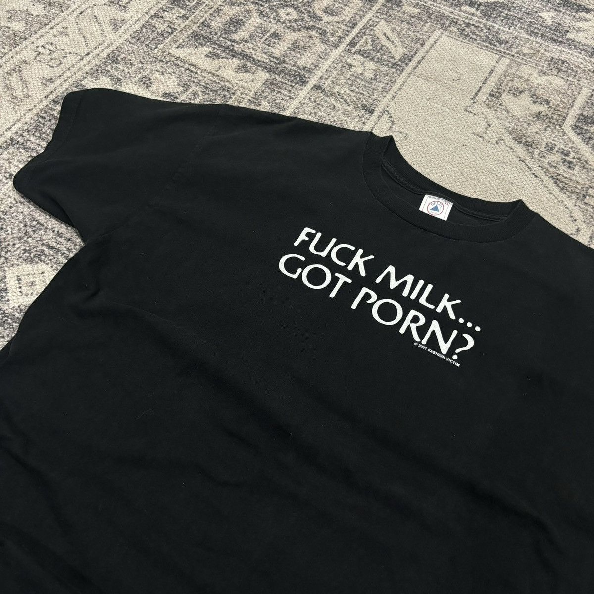 Fashion Victim × Vintage FASHION VICTIM “GOT PORN?” 2001 TEXT T-SHIRT Size US XL / EU 56 / 4 - 2 Thumbnail