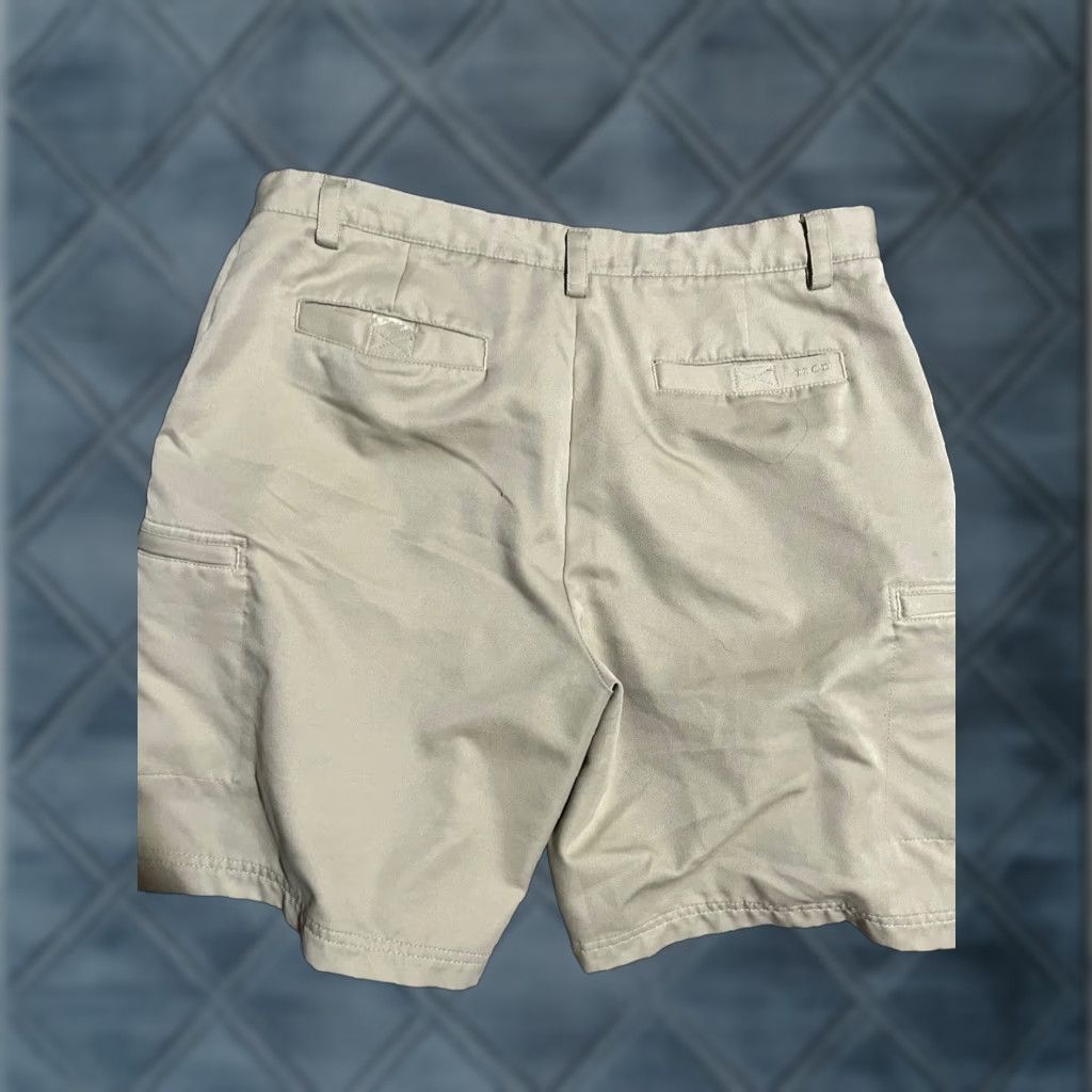 Izod IZOD Mens 36 Khaki Beige Flat Front 100% Polyester Athletic Golf Shorts Size US 36 / EU 52 - 1 Thumbnail