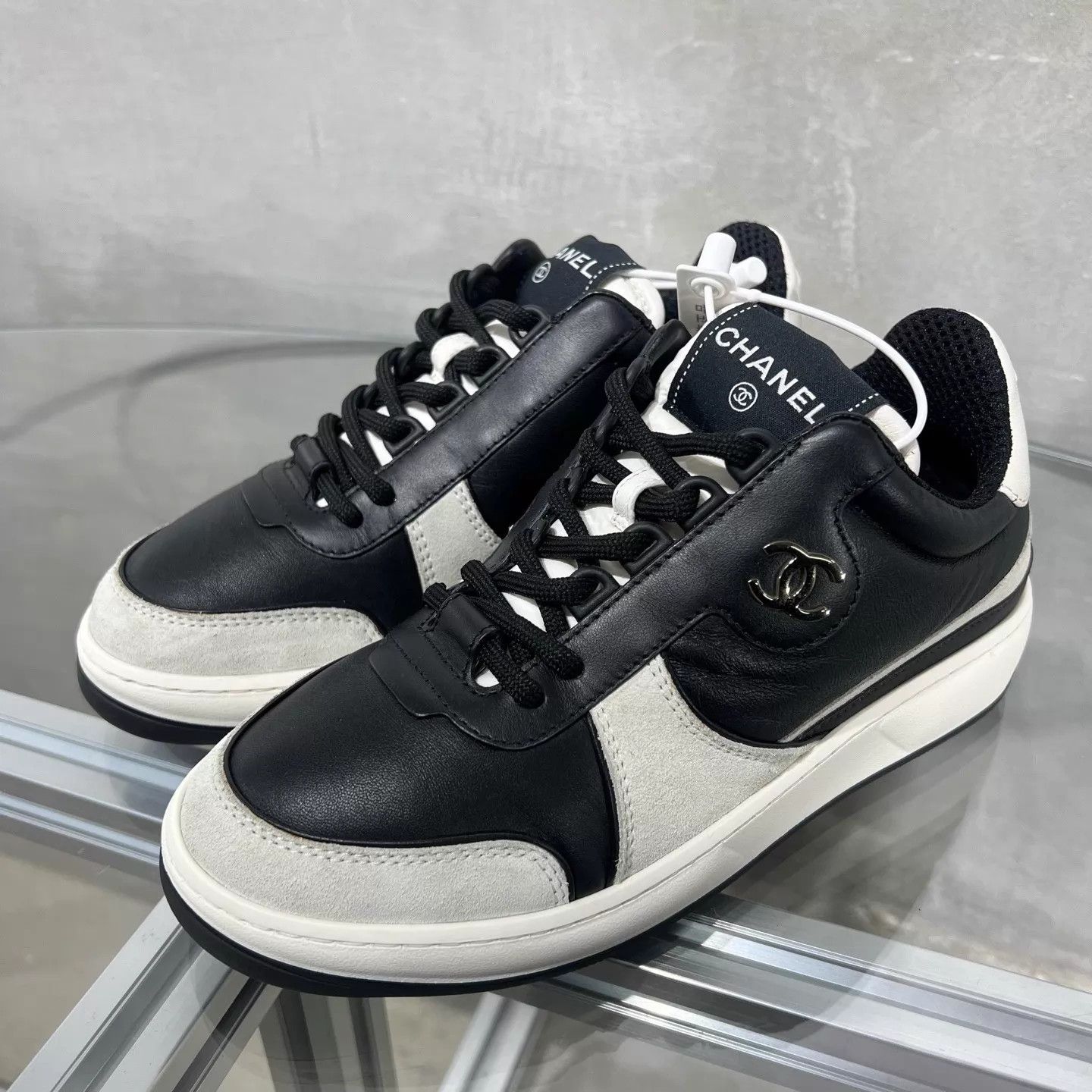 Chanel Chanel 23C Black & White CC Trainers Size 36 Size US 5.5 / IT 35.5 - 2 Thumbnail