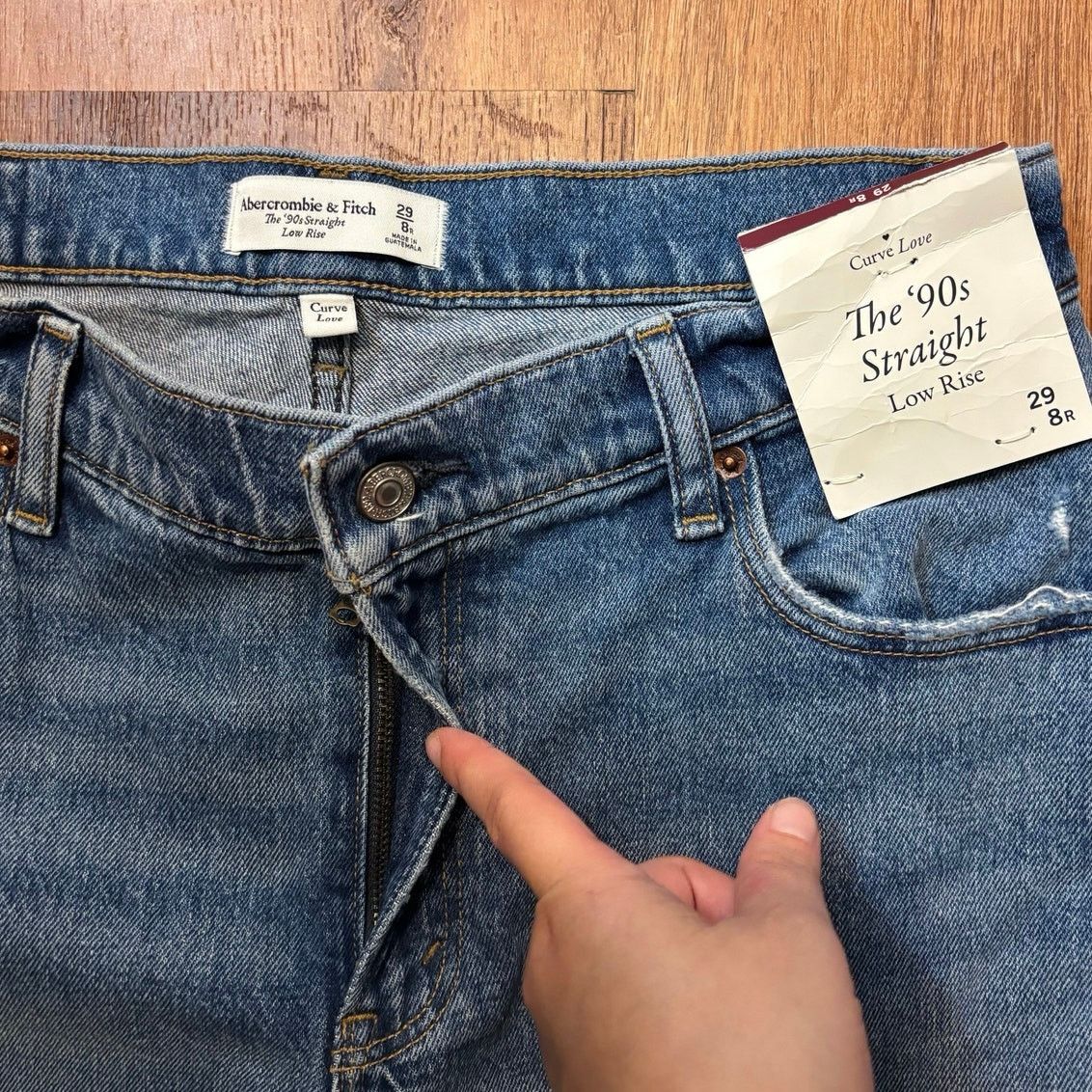Abercrombie & Fitch NWT Abercrombie & Fitch The 90’s Straight Low Rise Jean 8R Size 30" / US 8 / IT 44 - 2 Thumbnail