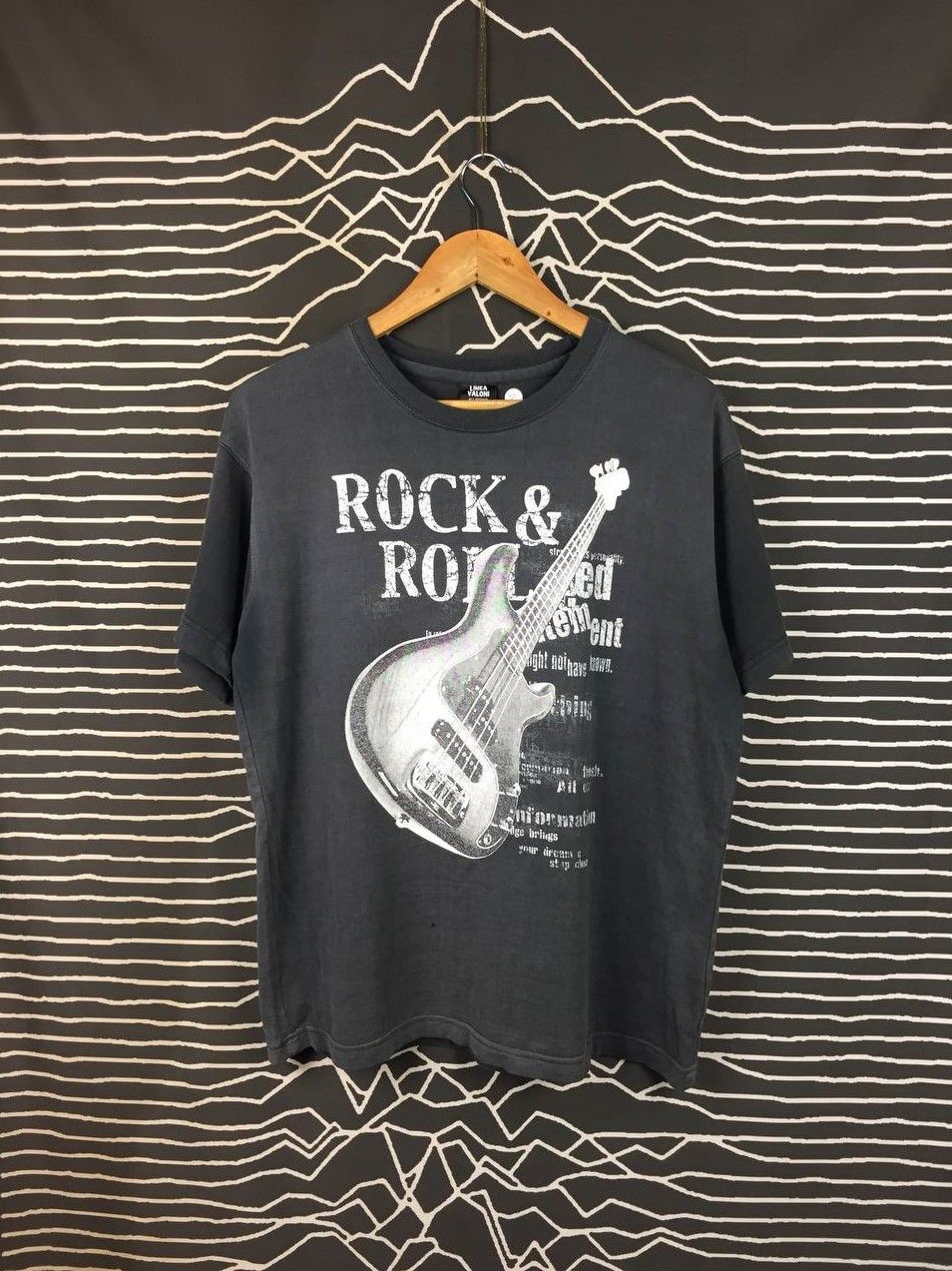 Japanese Brand Linea Valoni Japan Rock & Roll Bass Guitar Graphic Tee Size US L / EU 52-54 / 3 - 2 Thumbnail