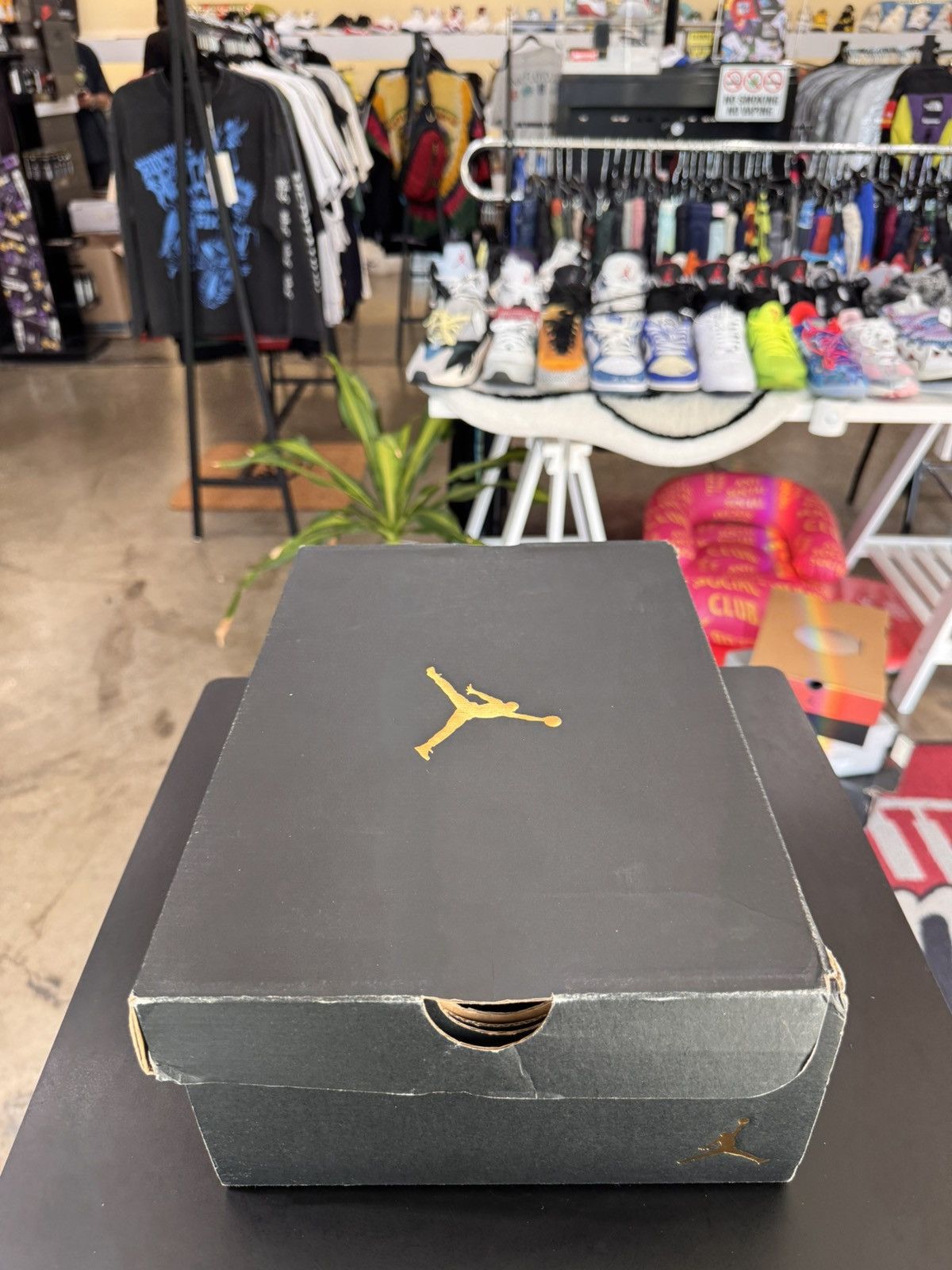 Jordan Brand Air Jordan 12 Playoffs Size 7Y (2022) Size US 7 / EU 40 - 14 Thumbnail