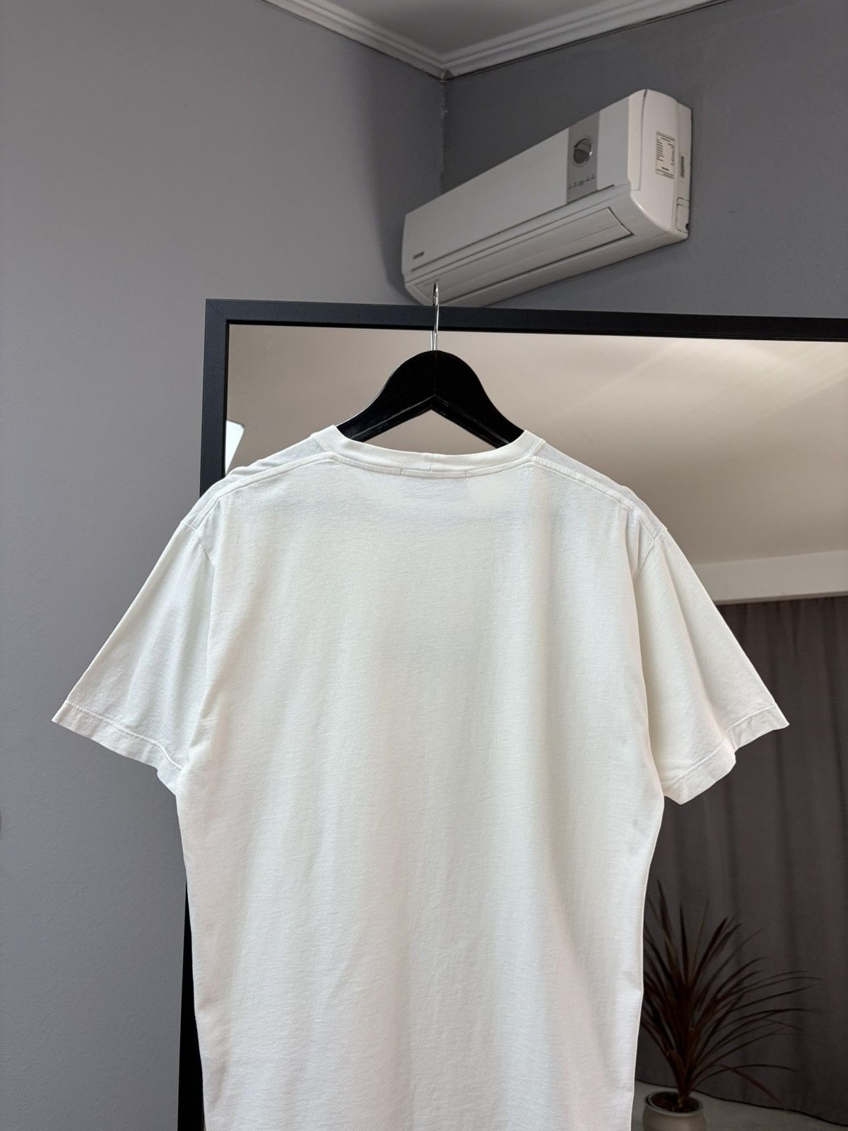Stone Island Stone Island Logo T-Shirt White Minimal Graphic Tee Luxury Size US M / EU 48-50 / 2 - 13 Thumbnail